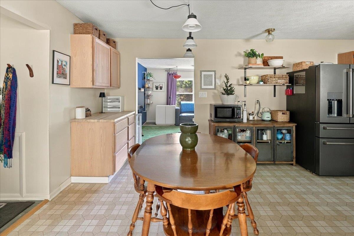 722 CALF MOUNTAIN RD, WAYNESBORO, Virginia 22980, 3 Bedrooms Bedrooms, ,4 BathroomsBathrooms,Residential,722 CALF MOUNTAIN RD,682235 MLS # 682235 722 CALF MOUNTAIN RD, WAYNESBORO, Virginia 22980, 3 Bedrooms Bedrooms, ,4 BathroomsBathrooms,Residential,722 CALF MOUNTAIN RD,682235 MLS # 682235