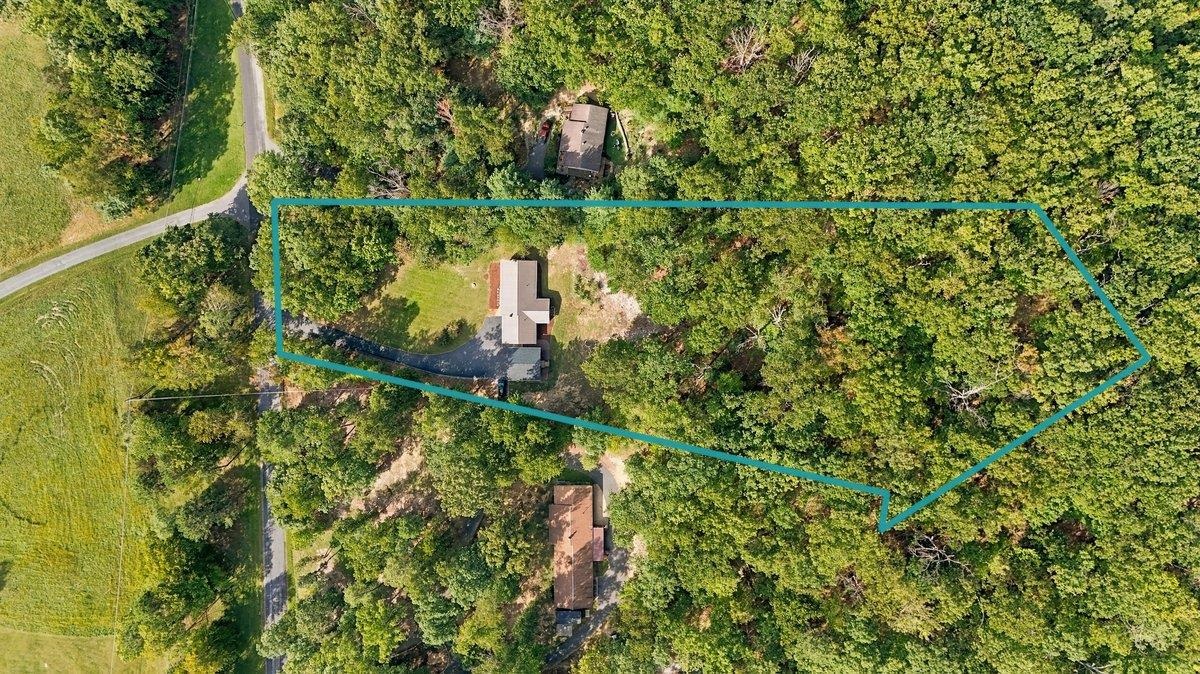 722 CALF MOUNTAIN RD, WAYNESBORO, Virginia 22980, 3 Bedrooms Bedrooms, ,4 BathroomsBathrooms,Residential,722 CALF MOUNTAIN RD,682235 MLS # 682235 722 CALF MOUNTAIN RD, WAYNESBORO, Virginia 22980, 3 Bedrooms Bedrooms, ,4 BathroomsBathrooms,Residential,722 CALF MOUNTAIN RD,682235 MLS # 682235