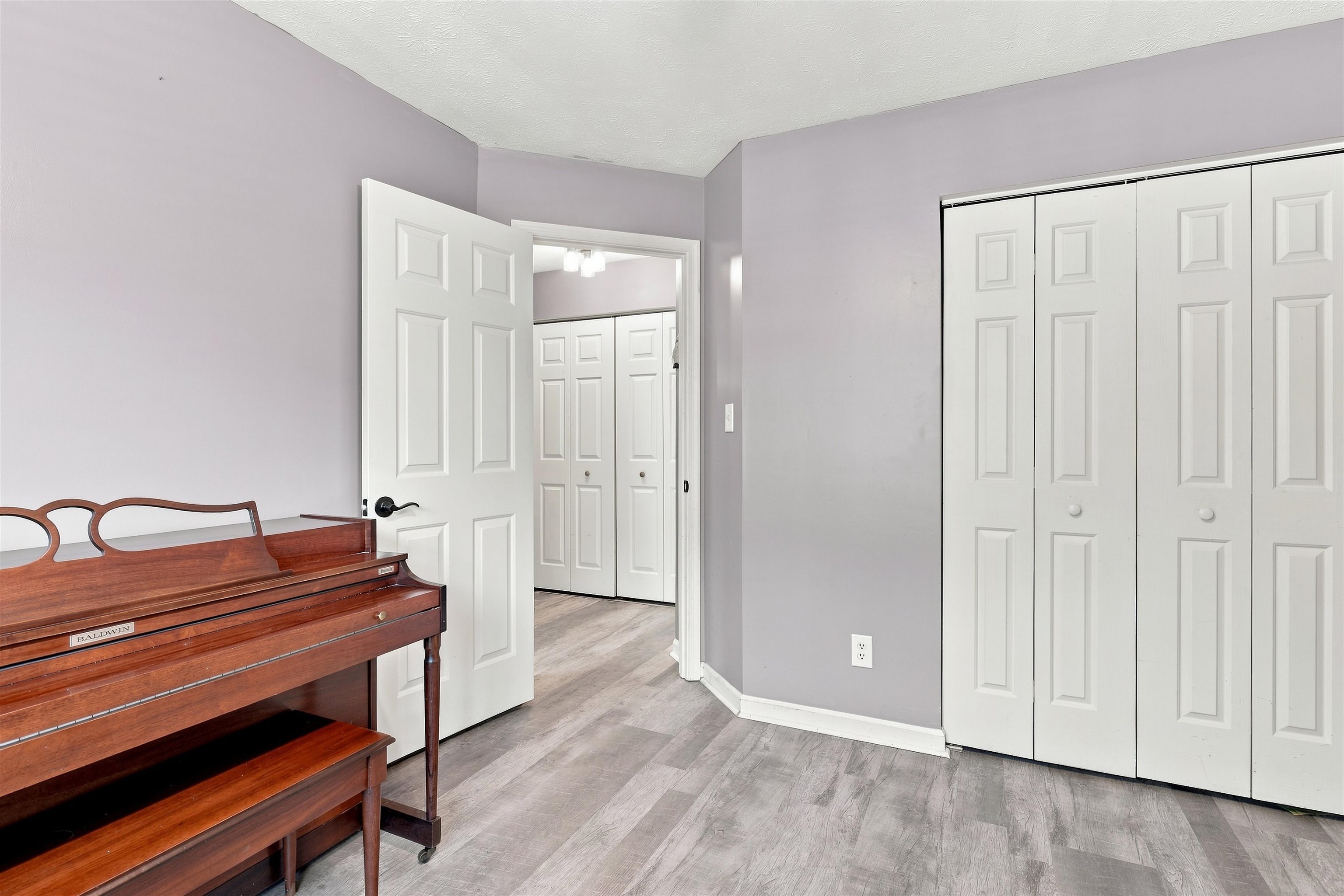 300 GREENWOOD RD, STAUNTON, Virginia 24401, 3 Bedrooms Bedrooms, ,2 BathroomsBathrooms,Residential,300 GREENWOOD RD,682417 MLS # 682417 300 GREENWOOD RD, STAUNTON, Virginia 24401, 3 Bedrooms Bedrooms, ,2 BathroomsBathrooms,Residential,300 GREENWOOD RD,682417 MLS # 682417