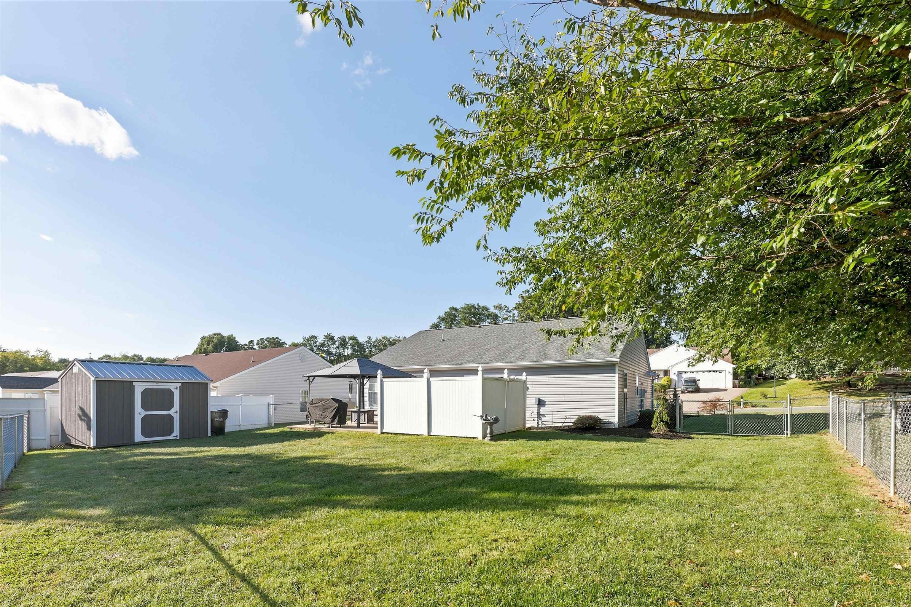 300 GREENWOOD RD, STAUNTON, Virginia 24401, 3 Bedrooms Bedrooms, ,2 BathroomsBathrooms,Residential,300 GREENWOOD RD,682417 MLS # 682417 300 GREENWOOD RD, STAUNTON, Virginia 24401, 3 Bedrooms Bedrooms, ,2 BathroomsBathrooms,Residential,300 GREENWOOD RD,682417 MLS # 682417