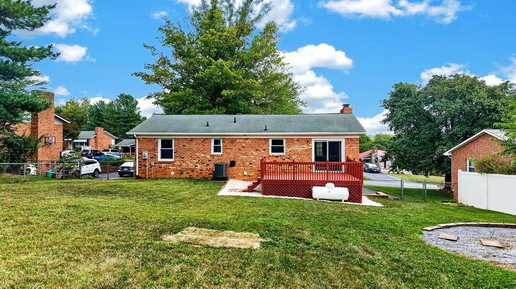 114 MILL STONE DR, VERONA, Virginia 24482, 4 Bedrooms Bedrooms, ,3 BathroomsBathrooms,Residential,114 MILL STONE DR,681390 MLS # 681390 114 MILL STONE DR, VERONA, Virginia 24482, 4 Bedrooms Bedrooms, ,3 BathroomsBathrooms,Residential,114 MILL STONE DR,681390 MLS # 681390