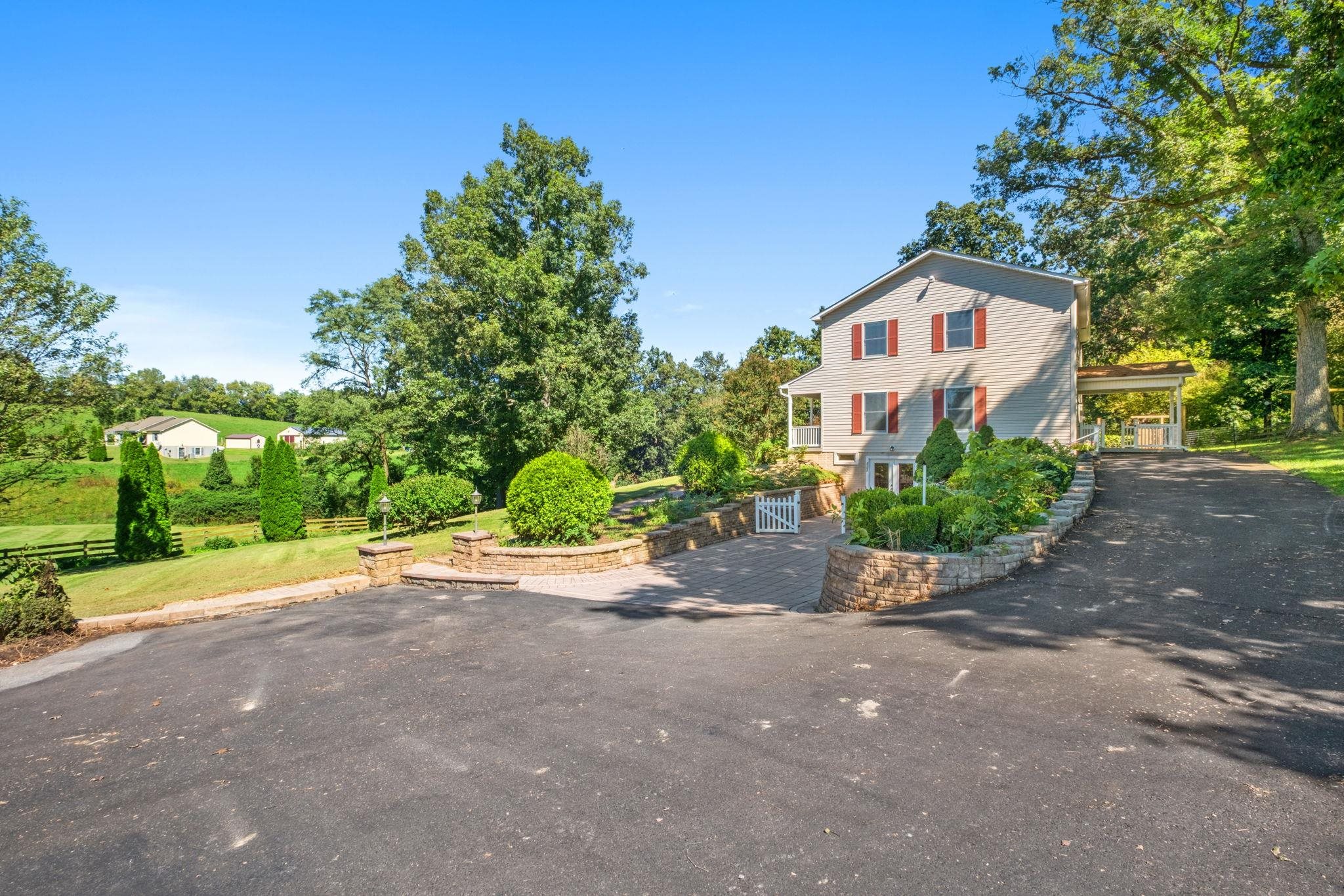 2162 SKIPPIE LN, BROADWAY, Virginia 22815, 5 Bedrooms Bedrooms, ,4 BathroomsBathrooms,Residential,2162 SKIPPIE LN,682436 MLS # 682436 2162 SKIPPIE LN, BROADWAY, Virginia 22815, 5 Bedrooms Bedrooms, ,4 BathroomsBathrooms,Residential,2162 SKIPPIE LN,682436 MLS # 682436