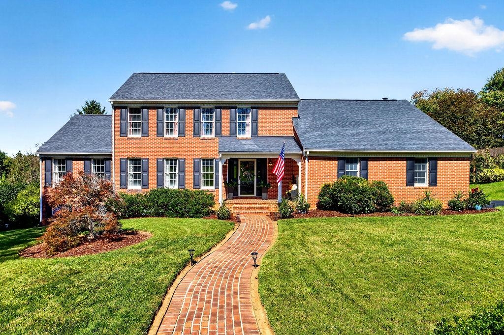 1636 SUMMIT DR, WAYNESBORO, Virginia 22980, 5 Bedrooms Bedrooms, ,4 BathroomsBathrooms,Residential,1636 SUMMIT DR,682446 MLS # 682446 1636 SUMMIT DR, WAYNESBORO, Virginia 22980, 5 Bedrooms Bedrooms, ,4 BathroomsBathrooms,Residential,1636 SUMMIT DR,682446 MLS # 682446