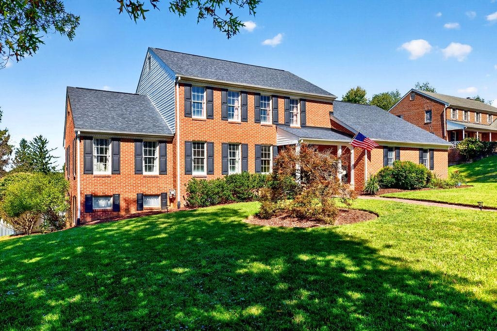 1636 SUMMIT DR, WAYNESBORO, Virginia 22980, 5 Bedrooms Bedrooms, ,4 BathroomsBathrooms,Residential,1636 SUMMIT DR,682446 MLS # 682446 1636 SUMMIT DR, WAYNESBORO, Virginia 22980, 5 Bedrooms Bedrooms, ,4 BathroomsBathrooms,Residential,1636 SUMMIT DR,682446 MLS # 682446