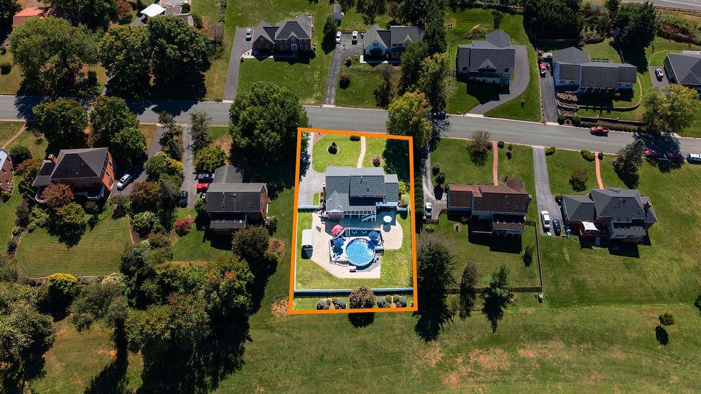 1636 SUMMIT DR, WAYNESBORO, Virginia 22980, 5 Bedrooms Bedrooms, ,4 BathroomsBathrooms,Residential,1636 SUMMIT DR,682446 MLS # 682446 1636 SUMMIT DR, WAYNESBORO, Virginia 22980, 5 Bedrooms Bedrooms, ,4 BathroomsBathrooms,Residential,1636 SUMMIT DR,682446 MLS # 682446