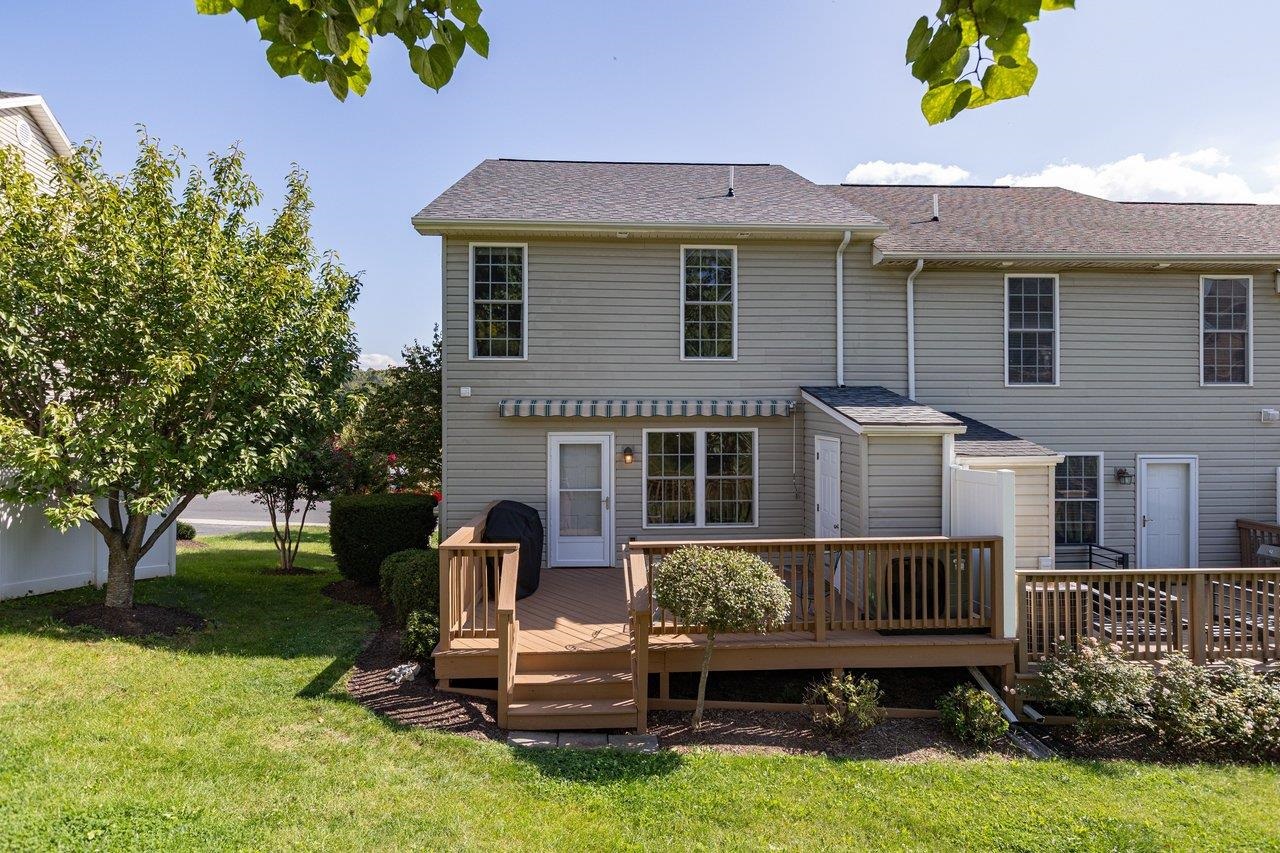 1991 BUTTONWOOD CT, HARRISONBURG, Virginia 22802, 3 Bedrooms Bedrooms, ,3 BathroomsBathrooms,Residential,1991 BUTTONWOOD CT,682448 MLS # 682448 1991 BUTTONWOOD CT, HARRISONBURG, Virginia 22802, 3 Bedrooms Bedrooms, ,3 BathroomsBathrooms,Residential,1991 BUTTONWOOD CT,682448 MLS # 682448