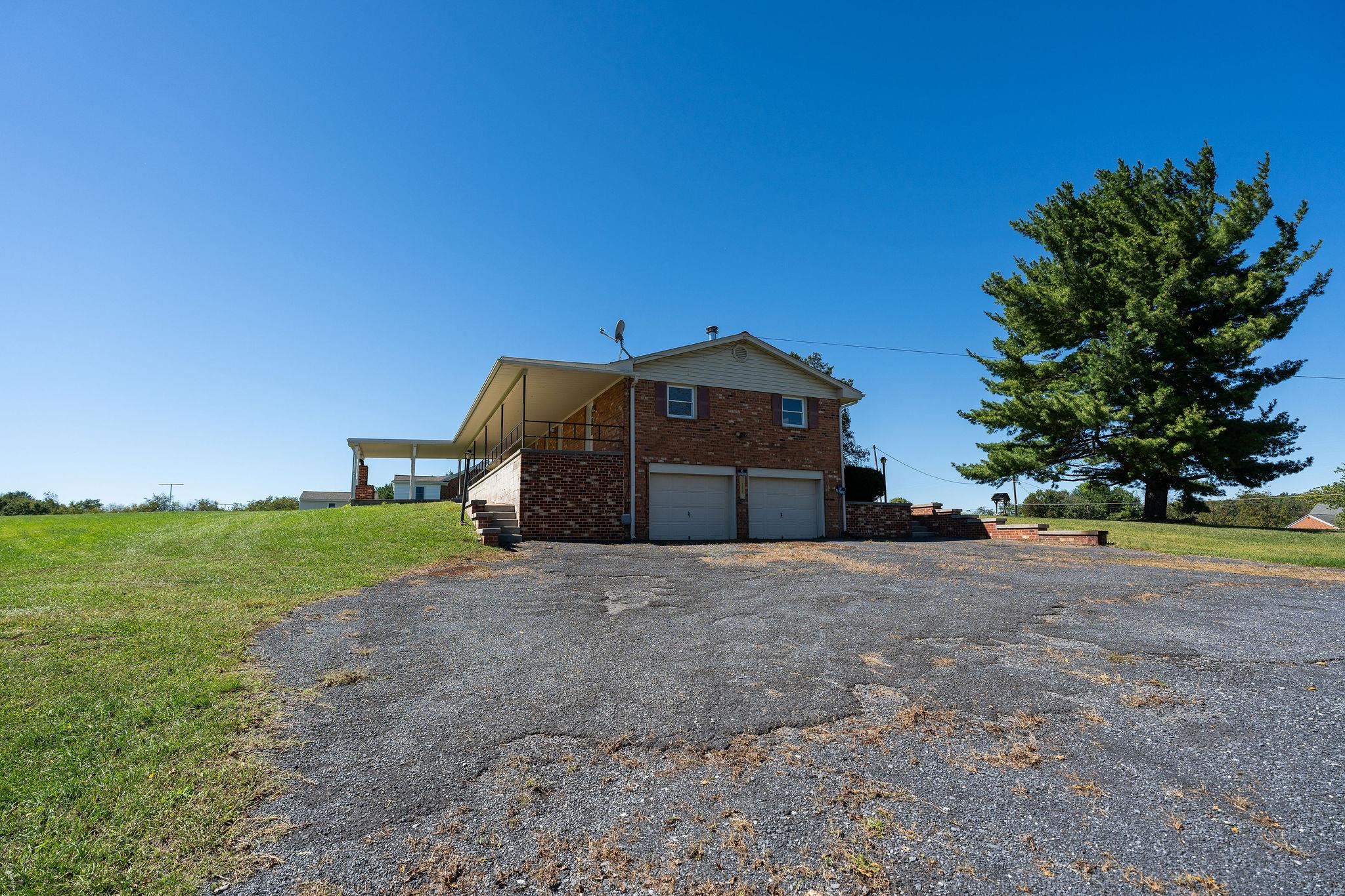 71 HERMITAGE RD, STAUNTON, Virginia 24401, 3 Bedrooms Bedrooms, ,1 BathroomBathrooms,Residential,71 HERMITAGE RD,682451 MLS # 682451 71 HERMITAGE RD, STAUNTON, Virginia 24401, 3 Bedrooms Bedrooms, ,1 BathroomBathrooms,Residential,71 HERMITAGE RD,682451 MLS # 682451