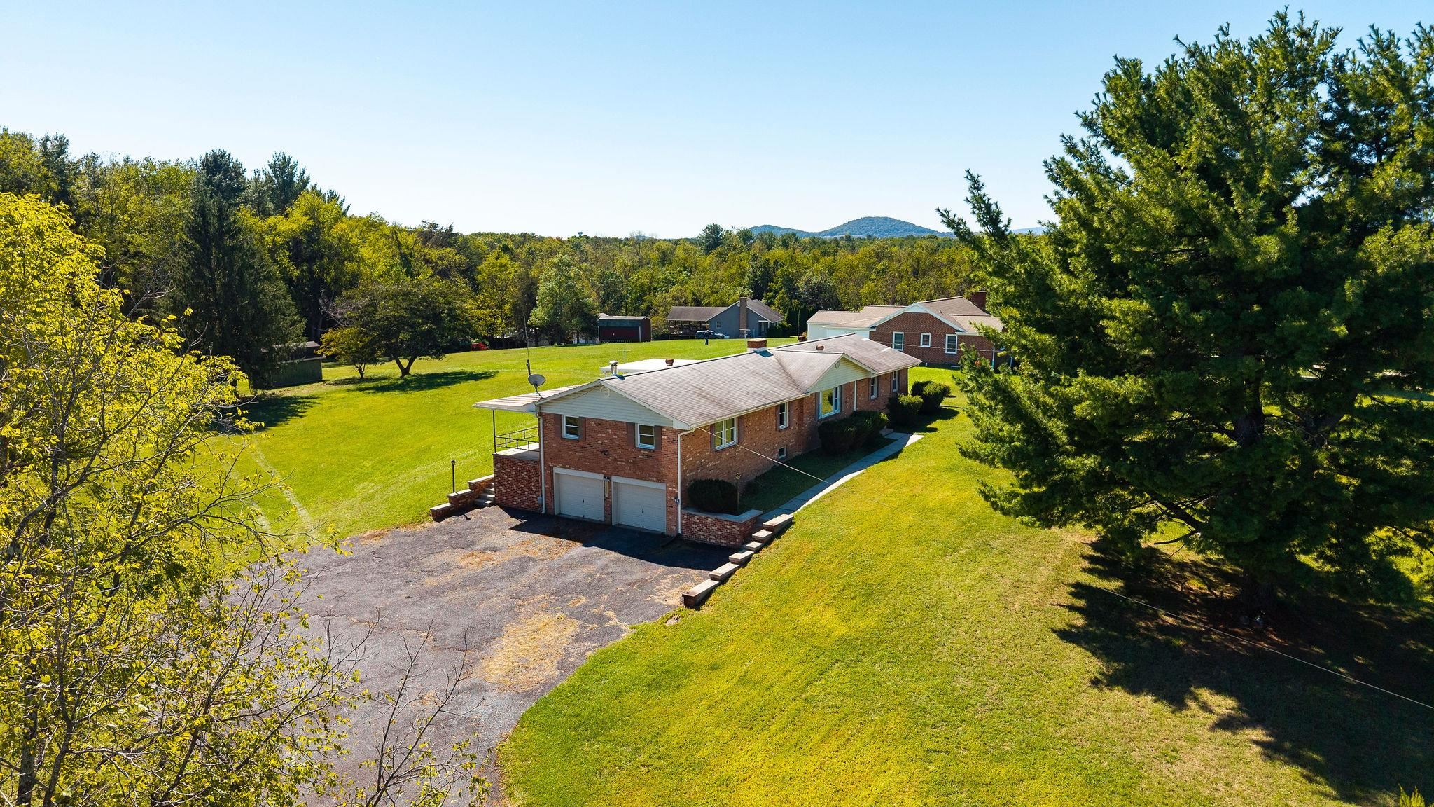71 HERMITAGE RD, STAUNTON, Virginia 24401, 3 Bedrooms Bedrooms, ,1 BathroomBathrooms,Residential,71 HERMITAGE RD,682451 MLS # 682451 71 HERMITAGE RD, STAUNTON, Virginia 24401, 3 Bedrooms Bedrooms, ,1 BathroomBathrooms,Residential,71 HERMITAGE RD,682451 MLS # 682451