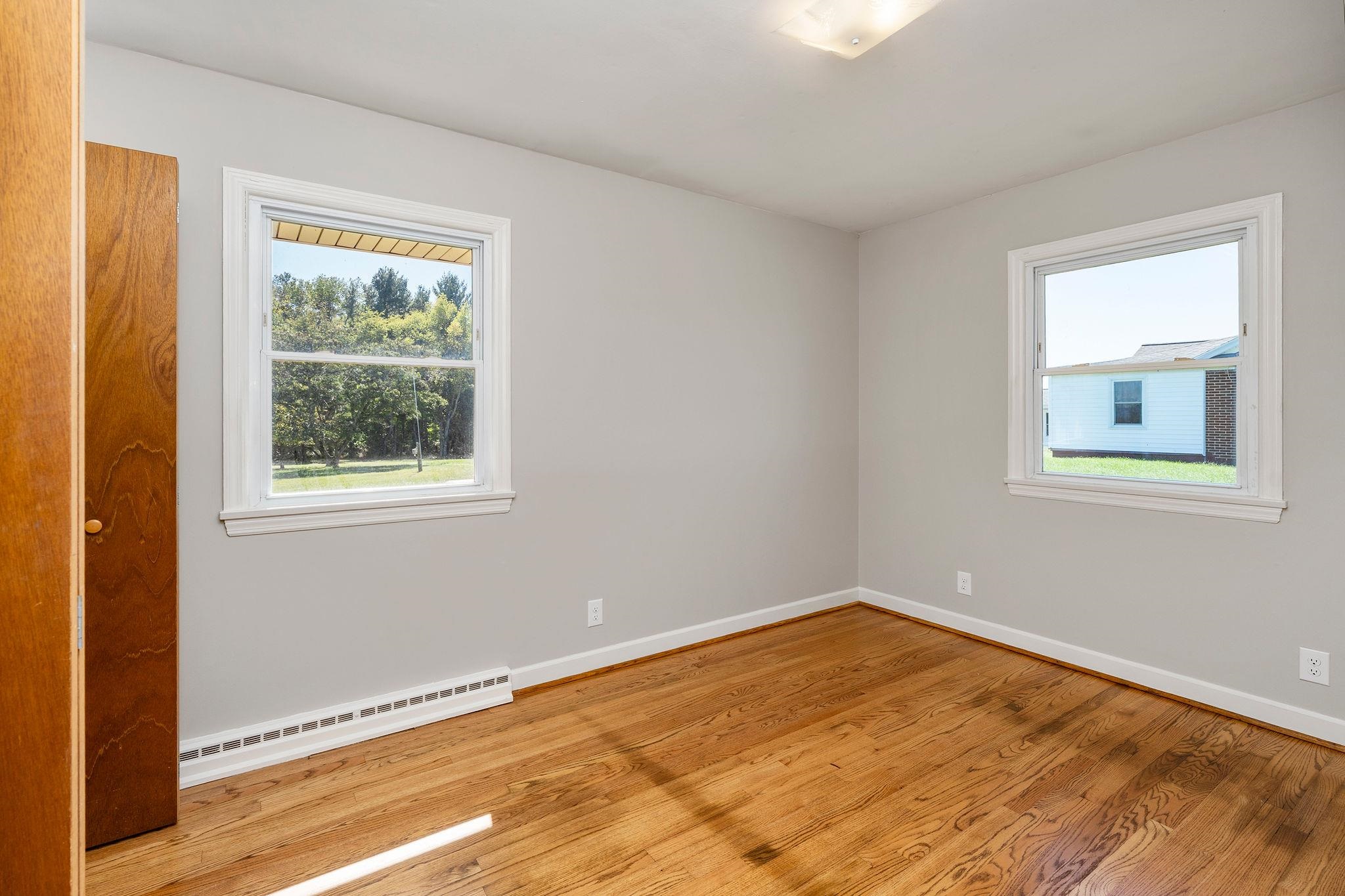 71 HERMITAGE RD, STAUNTON, Virginia 24401, 3 Bedrooms Bedrooms, ,1 BathroomBathrooms,Residential,71 HERMITAGE RD,682451 MLS # 682451 71 HERMITAGE RD, STAUNTON, Virginia 24401, 3 Bedrooms Bedrooms, ,1 BathroomBathrooms,Residential,71 HERMITAGE RD,682451 MLS # 682451