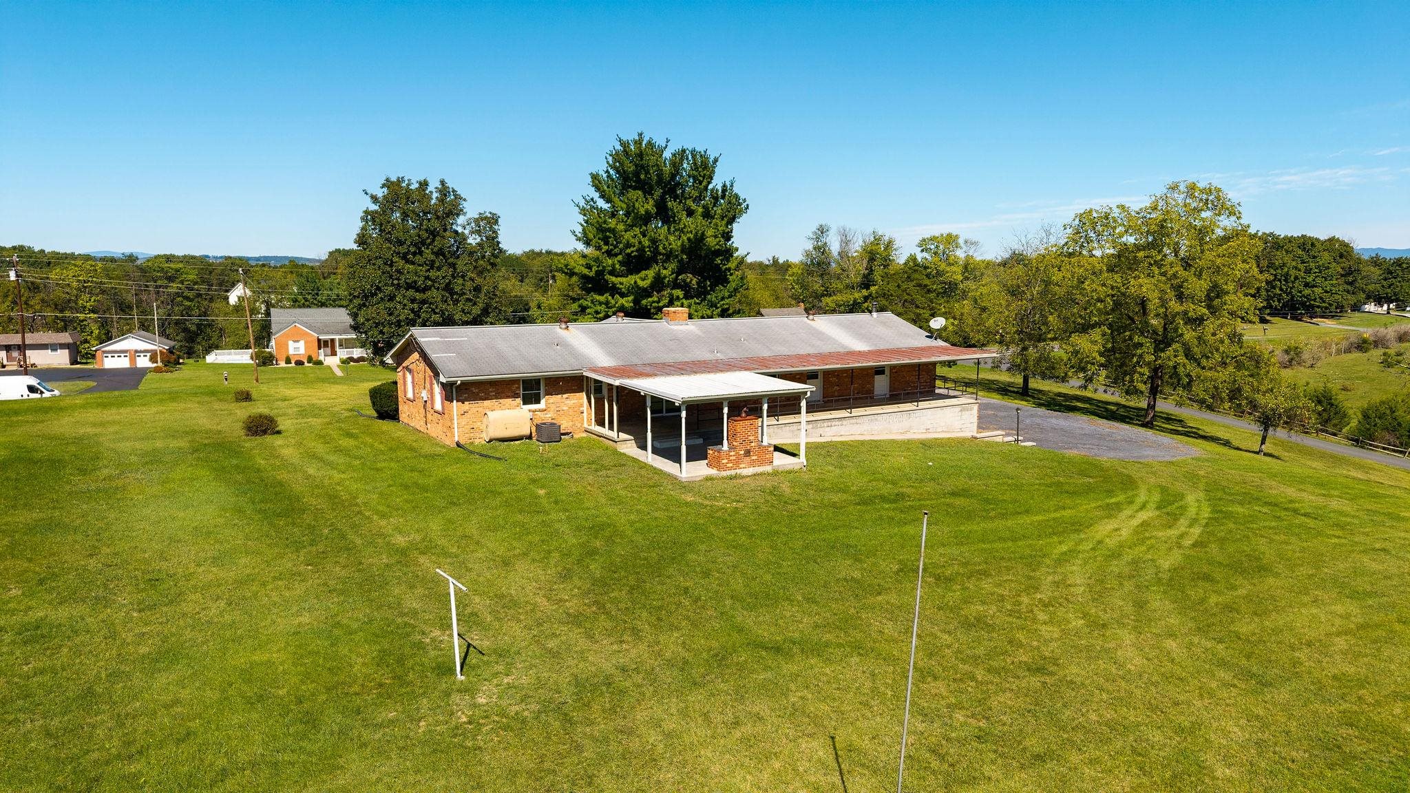 71 HERMITAGE RD, STAUNTON, Virginia 24401, 3 Bedrooms Bedrooms, ,1 BathroomBathrooms,Residential,71 HERMITAGE RD,682451 MLS # 682451 71 HERMITAGE RD, STAUNTON, Virginia 24401, 3 Bedrooms Bedrooms, ,1 BathroomBathrooms,Residential,71 HERMITAGE RD,682451 MLS # 682451