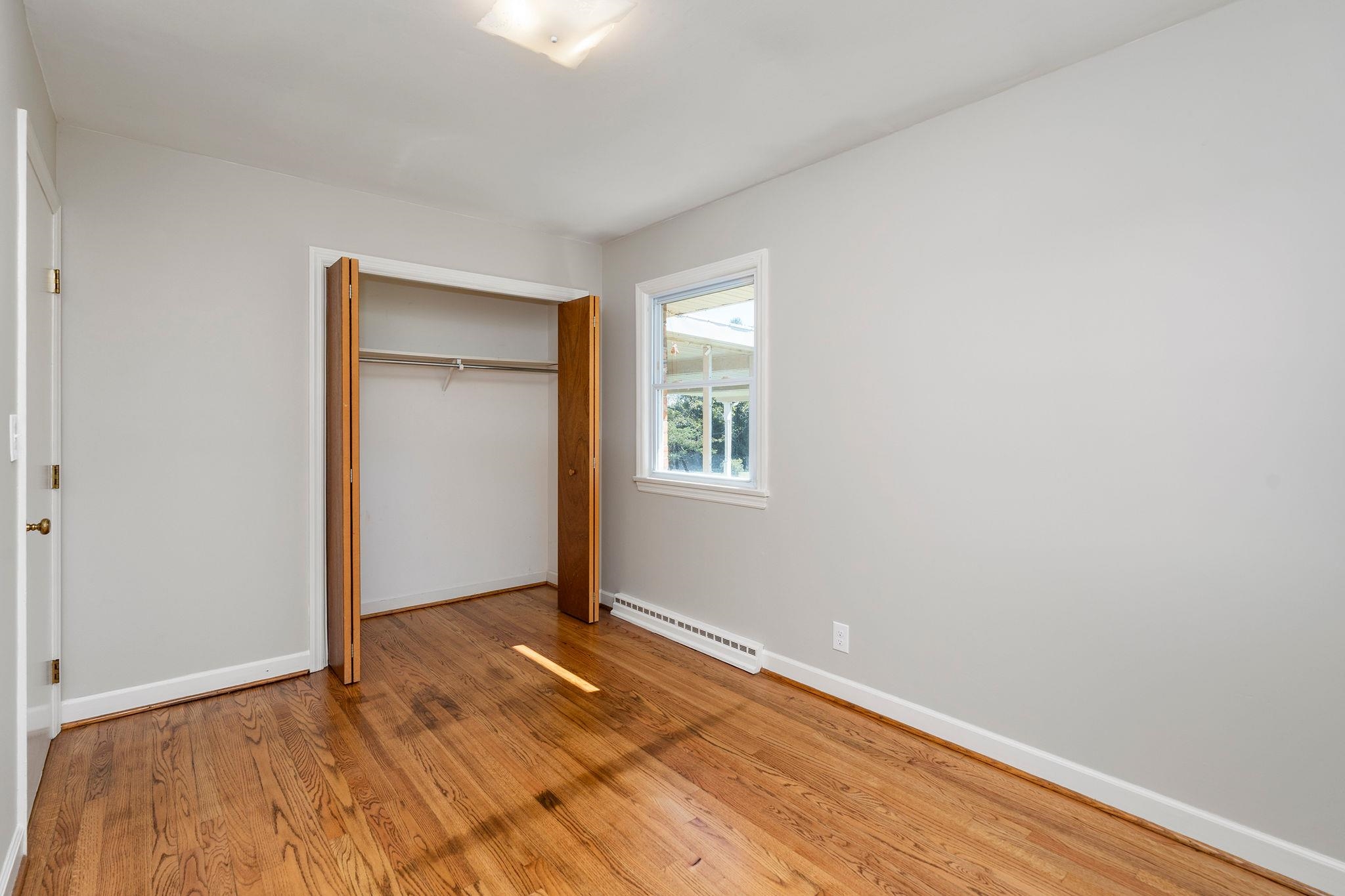 71 HERMITAGE RD, STAUNTON, Virginia 24401, 3 Bedrooms Bedrooms, ,1 BathroomBathrooms,Residential,71 HERMITAGE RD,682451 MLS # 682451 71 HERMITAGE RD, STAUNTON, Virginia 24401, 3 Bedrooms Bedrooms, ,1 BathroomBathrooms,Residential,71 HERMITAGE RD,682451 MLS # 682451