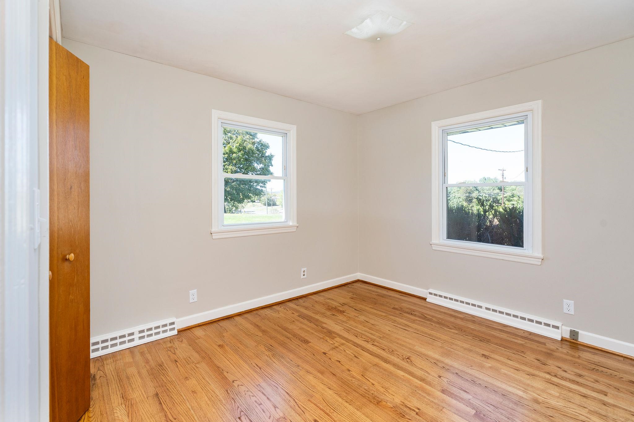 71 HERMITAGE RD, STAUNTON, Virginia 24401, 3 Bedrooms Bedrooms, ,1 BathroomBathrooms,Residential,71 HERMITAGE RD,682451 MLS # 682451 71 HERMITAGE RD, STAUNTON, Virginia 24401, 3 Bedrooms Bedrooms, ,1 BathroomBathrooms,Residential,71 HERMITAGE RD,682451 MLS # 682451