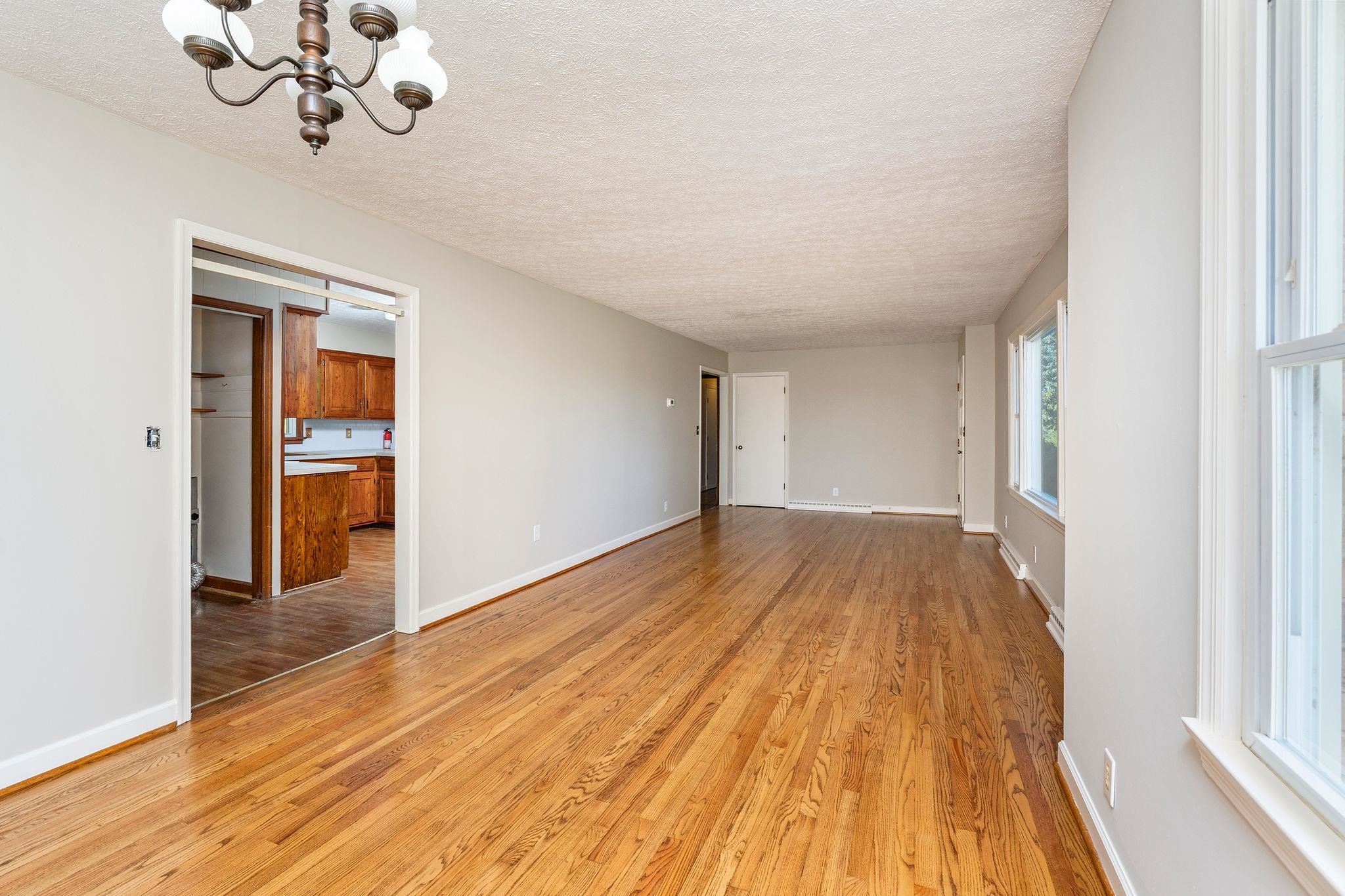 71 HERMITAGE RD, STAUNTON, Virginia 24401, 3 Bedrooms Bedrooms, ,1 BathroomBathrooms,Residential,71 HERMITAGE RD,682451 MLS # 682451 71 HERMITAGE RD, STAUNTON, Virginia 24401, 3 Bedrooms Bedrooms, ,1 BathroomBathrooms,Residential,71 HERMITAGE RD,682451 MLS # 682451