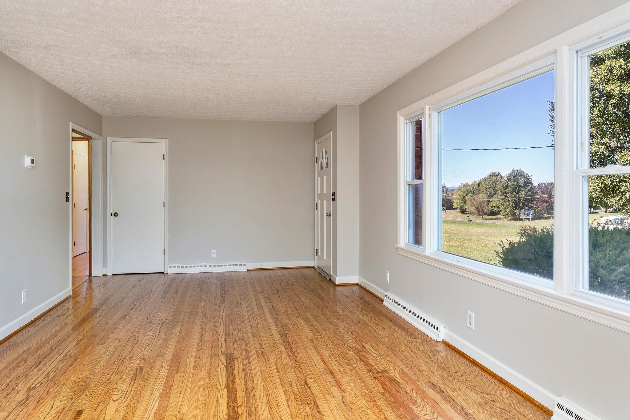 71 HERMITAGE RD, STAUNTON, Virginia 24401, 3 Bedrooms Bedrooms, ,1 BathroomBathrooms,Residential,71 HERMITAGE RD,682451 MLS # 682451 71 HERMITAGE RD, STAUNTON, Virginia 24401, 3 Bedrooms Bedrooms, ,1 BathroomBathrooms,Residential,71 HERMITAGE RD,682451 MLS # 682451