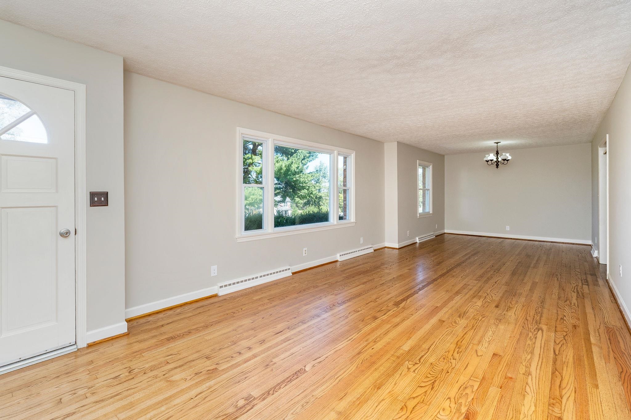 71 HERMITAGE RD, STAUNTON, Virginia 24401, 3 Bedrooms Bedrooms, ,1 BathroomBathrooms,Residential,71 HERMITAGE RD,682451 MLS # 682451 71 HERMITAGE RD, STAUNTON, Virginia 24401, 3 Bedrooms Bedrooms, ,1 BathroomBathrooms,Residential,71 HERMITAGE RD,682451 MLS # 682451