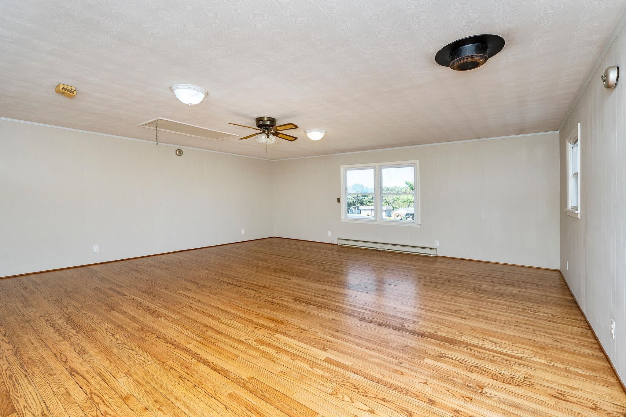 71 HERMITAGE RD, STAUNTON, Virginia 24401, 3 Bedrooms Bedrooms, ,1 BathroomBathrooms,Residential,71 HERMITAGE RD,682451 MLS # 682451 71 HERMITAGE RD, STAUNTON, Virginia 24401, 3 Bedrooms Bedrooms, ,1 BathroomBathrooms,Residential,71 HERMITAGE RD,682451 MLS # 682451