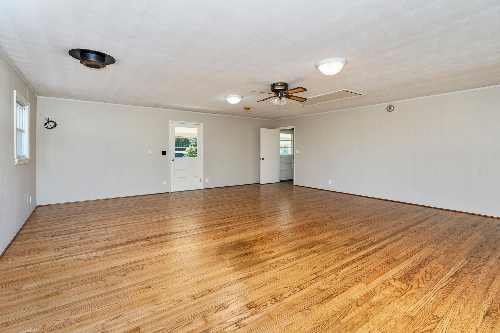 71 HERMITAGE RD, STAUNTON, Virginia 24401, 3 Bedrooms Bedrooms, ,1 BathroomBathrooms,Residential,71 HERMITAGE RD,682451 MLS # 682451 71 HERMITAGE RD, STAUNTON, Virginia 24401, 3 Bedrooms Bedrooms, ,1 BathroomBathrooms,Residential,71 HERMITAGE RD,682451 MLS # 682451