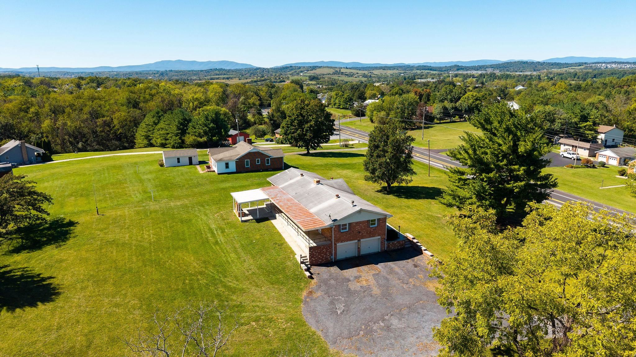 71 HERMITAGE RD, STAUNTON, Virginia 24401, 3 Bedrooms Bedrooms, ,1 BathroomBathrooms,Residential,71 HERMITAGE RD,682451 MLS # 682451 71 HERMITAGE RD, STAUNTON, Virginia 24401, 3 Bedrooms Bedrooms, ,1 BathroomBathrooms,Residential,71 HERMITAGE RD,682451 MLS # 682451