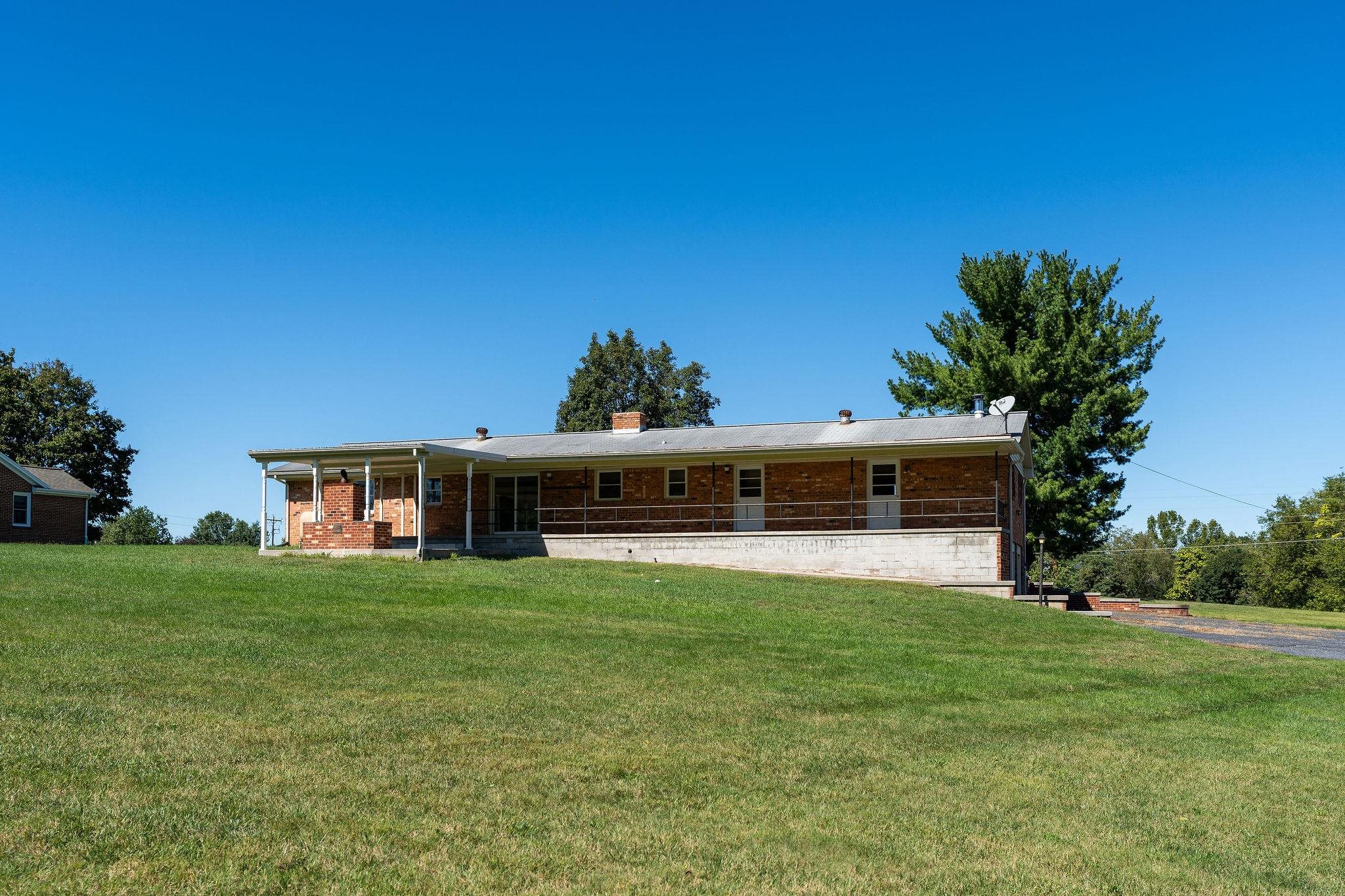71 HERMITAGE RD, STAUNTON, Virginia 24401, 3 Bedrooms Bedrooms, ,1 BathroomBathrooms,Residential,71 HERMITAGE RD,682451 MLS # 682451 71 HERMITAGE RD, STAUNTON, Virginia 24401, 3 Bedrooms Bedrooms, ,1 BathroomBathrooms,Residential,71 HERMITAGE RD,682451 MLS # 682451