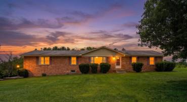 71 HERMITAGE RD, STAUNTON, Virginia 24401, 3 Bedrooms Bedrooms, ,1 BathroomBathrooms,Residential,71 HERMITAGE RD,682451 MLS # 682451