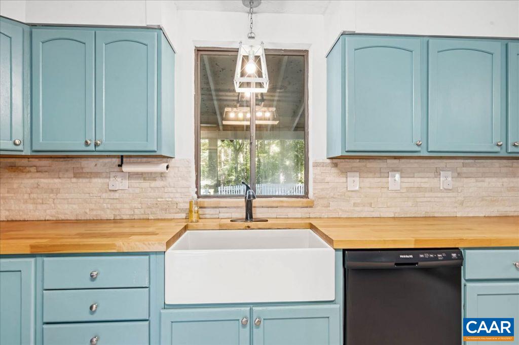 2937 BROOKMERE RD, CHARLOTTESVILLE, Virginia 22901, 6 Bedrooms Bedrooms, ,3 BathroomsBathrooms,Residential,2937 BROOKMERE RD,682454 MLS # 682454 2937 BROOKMERE RD, CHARLOTTESVILLE, Virginia 22901, 6 Bedrooms Bedrooms, ,3 BathroomsBathrooms,Residential,2937 BROOKMERE RD,682454 MLS # 682454