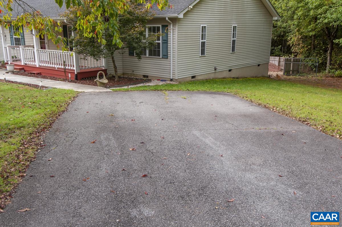 5 LOBLOLLY RD, PALMYRA, Virginia 22963, 5 Bedrooms Bedrooms, ,3 BathroomsBathrooms,Residential,5 LOBLOLLY RD,682319 MLS # 682319