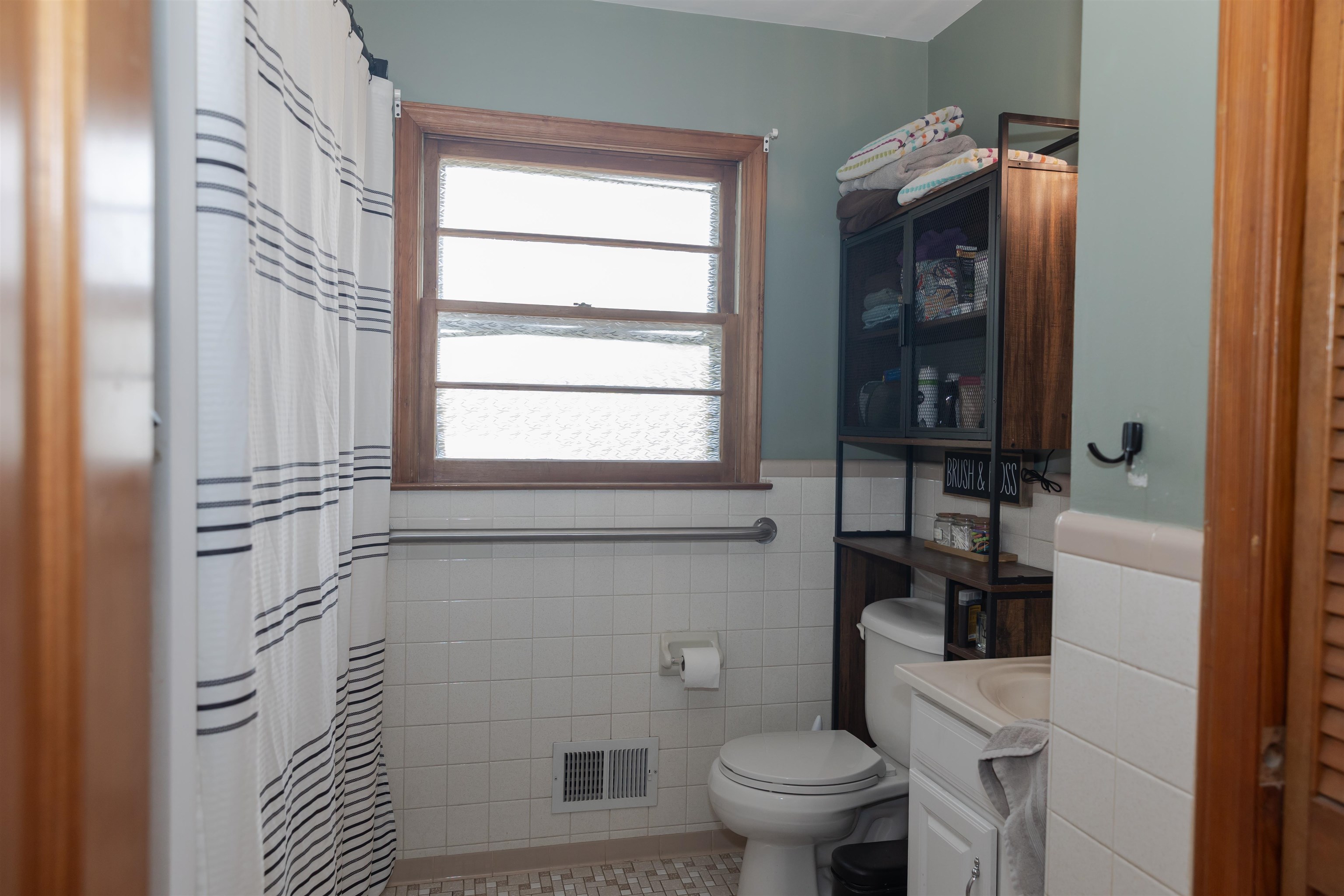 896 COLLIERSTOWN RD, LEXINGTON, Virginia 24450, 3 Bedrooms Bedrooms, ,2 BathroomsBathrooms,Residential,896 COLLIERSTOWN RD,682470 MLS # 682470 896 COLLIERSTOWN RD, LEXINGTON, Virginia 24450, 3 Bedrooms Bedrooms, ,2 BathroomsBathrooms,Residential,896 COLLIERSTOWN RD,682470 MLS # 682470