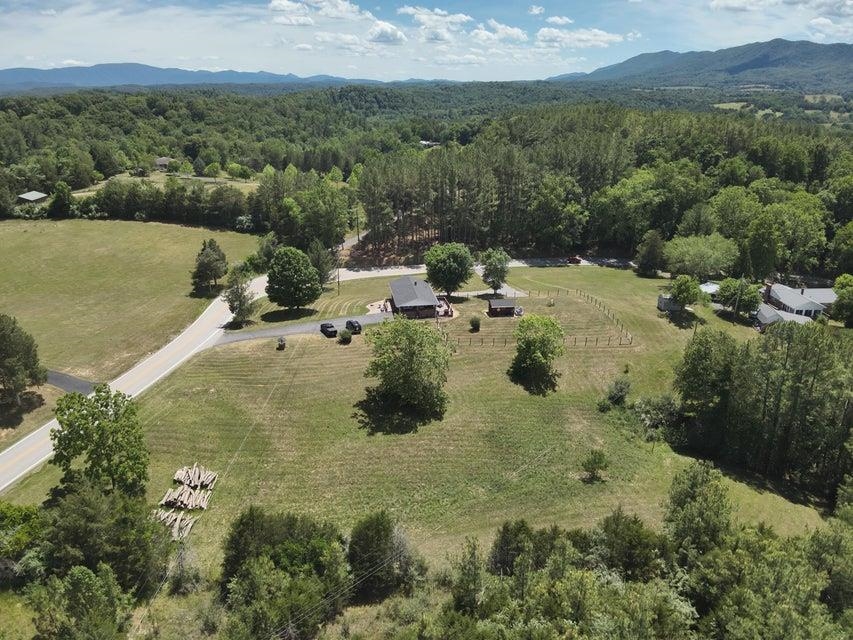 896 COLLIERSTOWN RD, LEXINGTON, Virginia 24450, 3 Bedrooms Bedrooms, ,2 BathroomsBathrooms,Residential,896 COLLIERSTOWN RD,682470 MLS # 682470 896 COLLIERSTOWN RD, LEXINGTON, Virginia 24450, 3 Bedrooms Bedrooms, ,2 BathroomsBathrooms,Residential,896 COLLIERSTOWN RD,682470 MLS # 682470