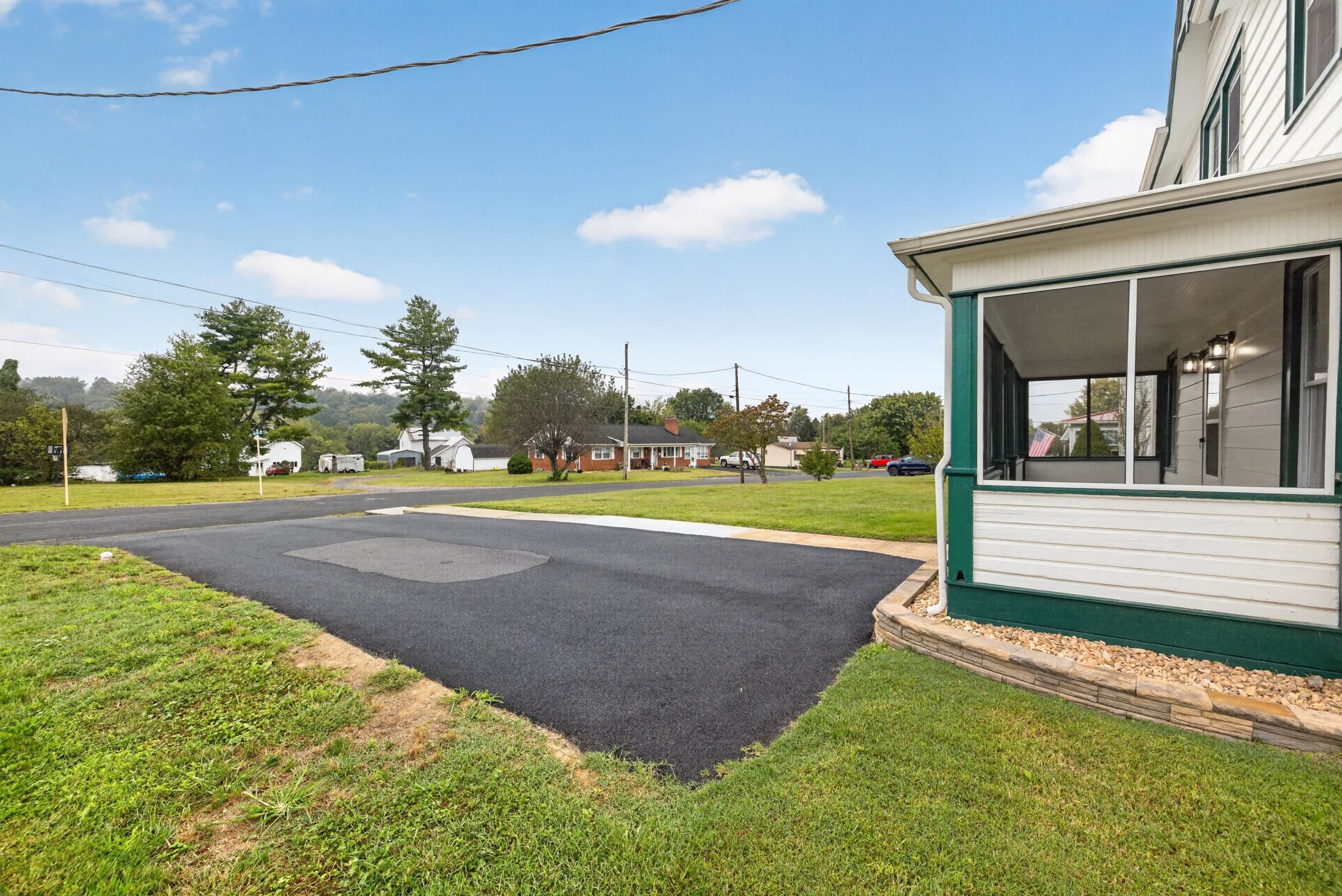 206 2ND ST, SHENANDOAH, Virginia 22849, 3 Bedrooms Bedrooms, ,2 BathroomsBathrooms,Residential,206 2ND ST,682472 MLS # 682472 206 2ND ST, SHENANDOAH, Virginia 22849, 3 Bedrooms Bedrooms, ,2 BathroomsBathrooms,Residential,206 2ND ST,682472 MLS # 682472
