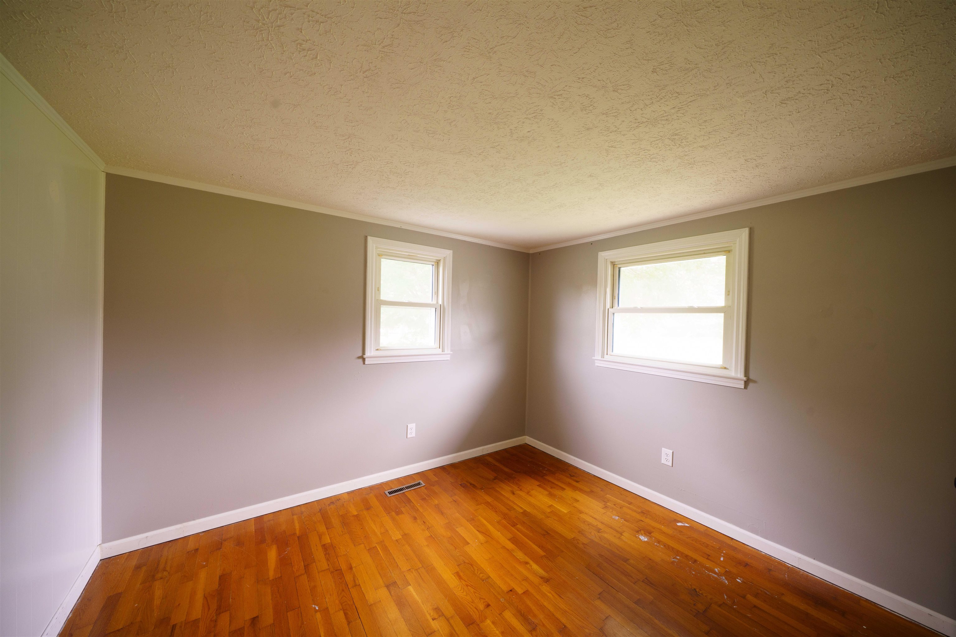 15176 NEW MARKET RD, TIMBERVILLE, Virginia 22853, 4 Bedrooms Bedrooms, ,2 BathroomsBathrooms,Residential,15176 NEW MARKET RD,682481 MLS # 682481