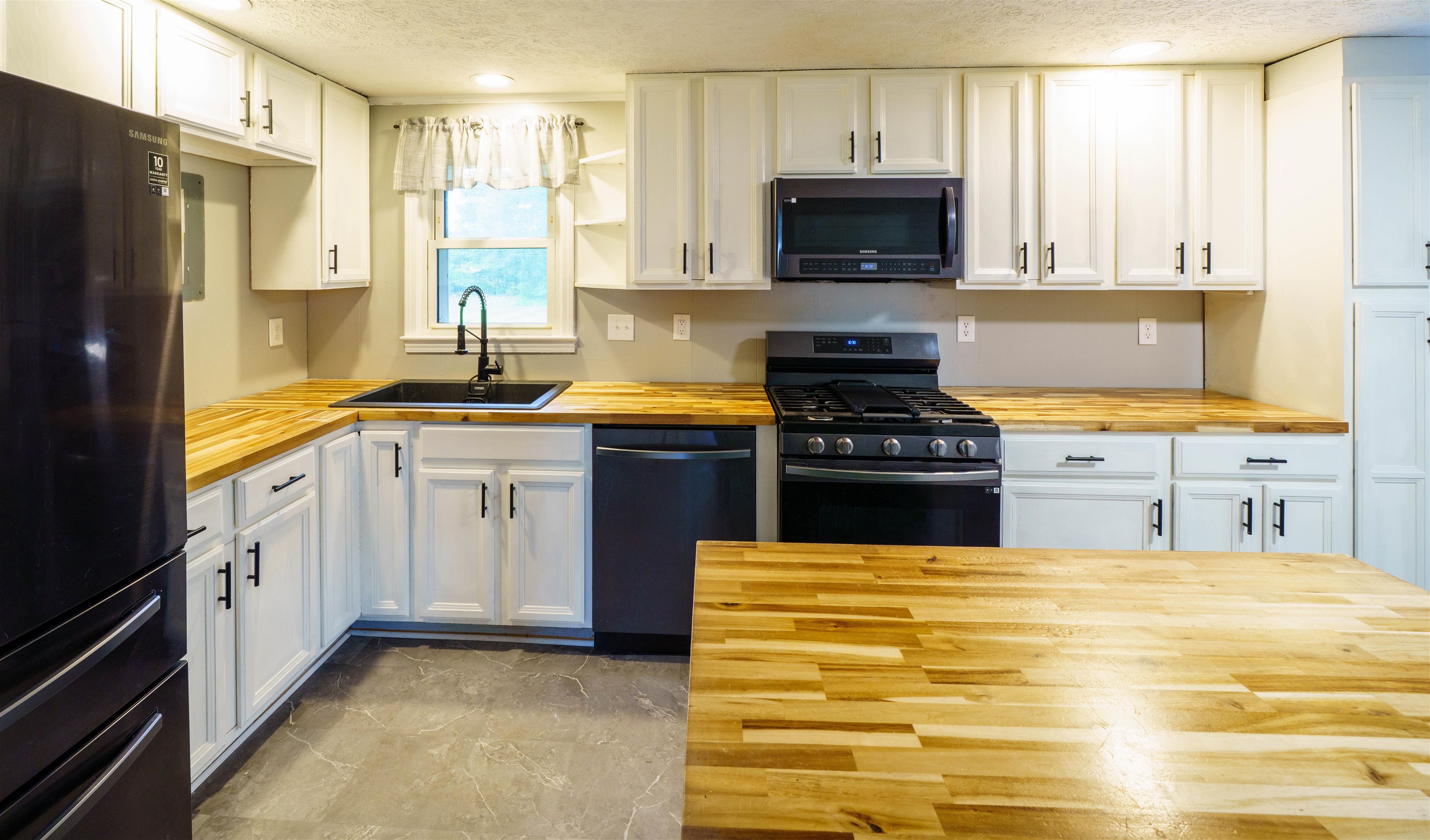 15176 NEW MARKET RD, TIMBERVILLE, Virginia 22853, 4 Bedrooms Bedrooms, ,2 BathroomsBathrooms,Residential,15176 NEW MARKET RD,682481 MLS # 682481