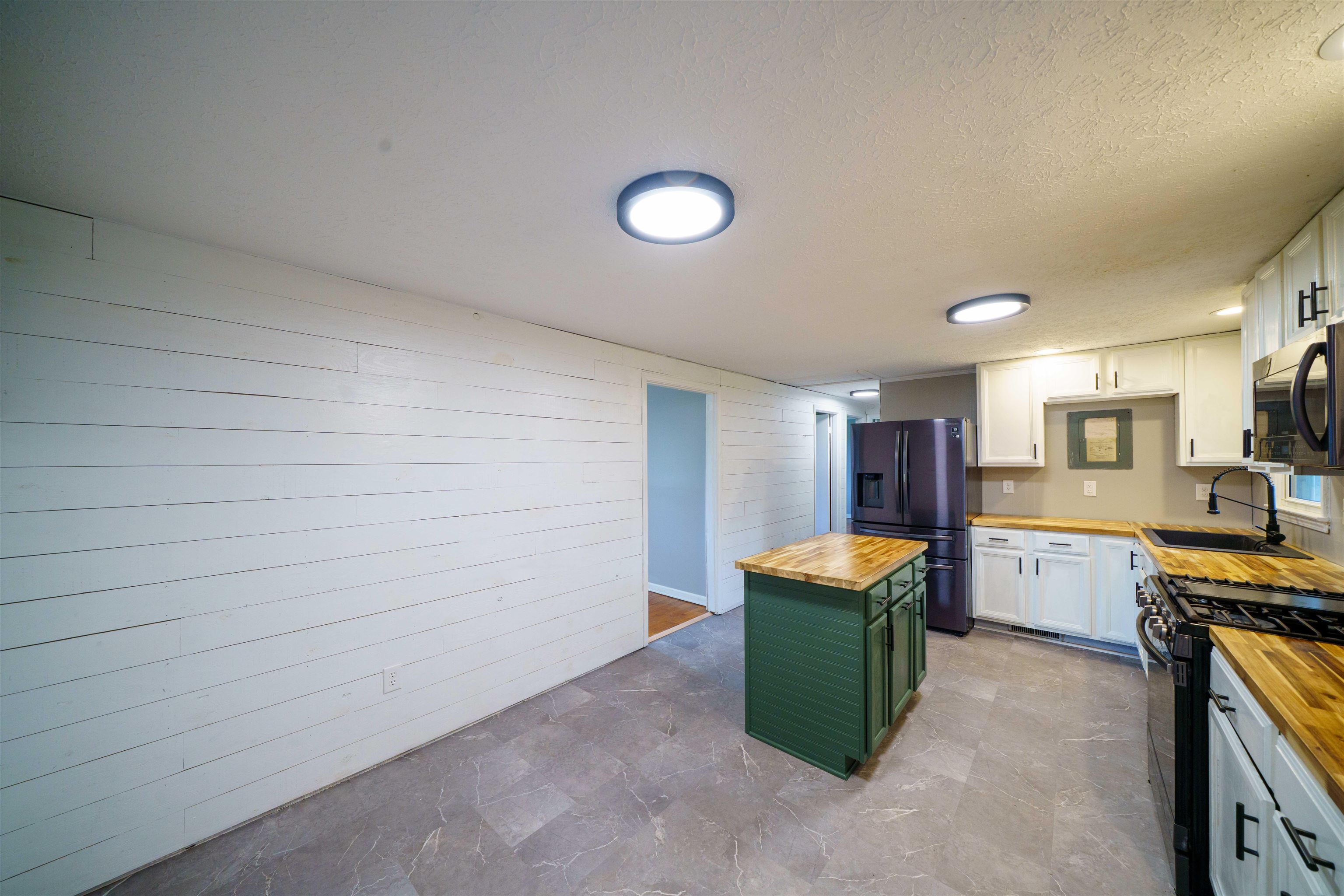 15176 NEW MARKET RD, TIMBERVILLE, Virginia 22853, 4 Bedrooms Bedrooms, ,2 BathroomsBathrooms,Residential,15176 NEW MARKET RD,682481 MLS # 682481