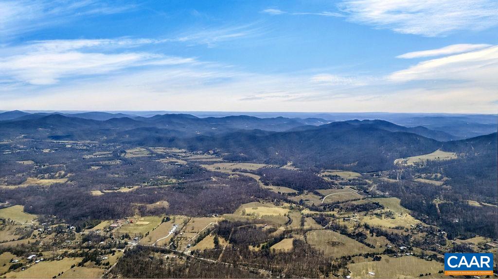 2611 BRYANT MOUNTAIN RD, ROSELAND, Virginia 22967, 3 Bedrooms Bedrooms, ,2 BathroomsBathrooms,Residential,2611 BRYANT MOUNTAIN RD,674507 MLS # 674507