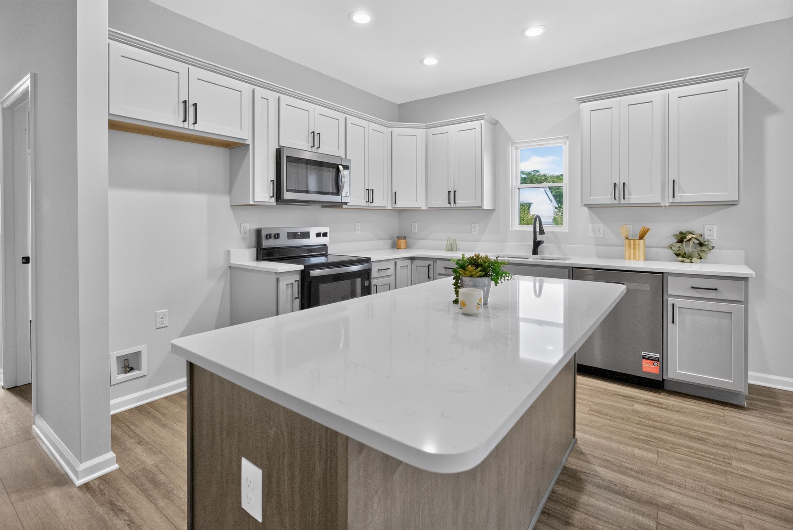 91 BEVERLEY ST, VERONA, Virginia 24482, 3 Bedrooms Bedrooms, ,2 BathroomsBathrooms,Residential,91 BEVERLEY ST,675980 MLS # 675980