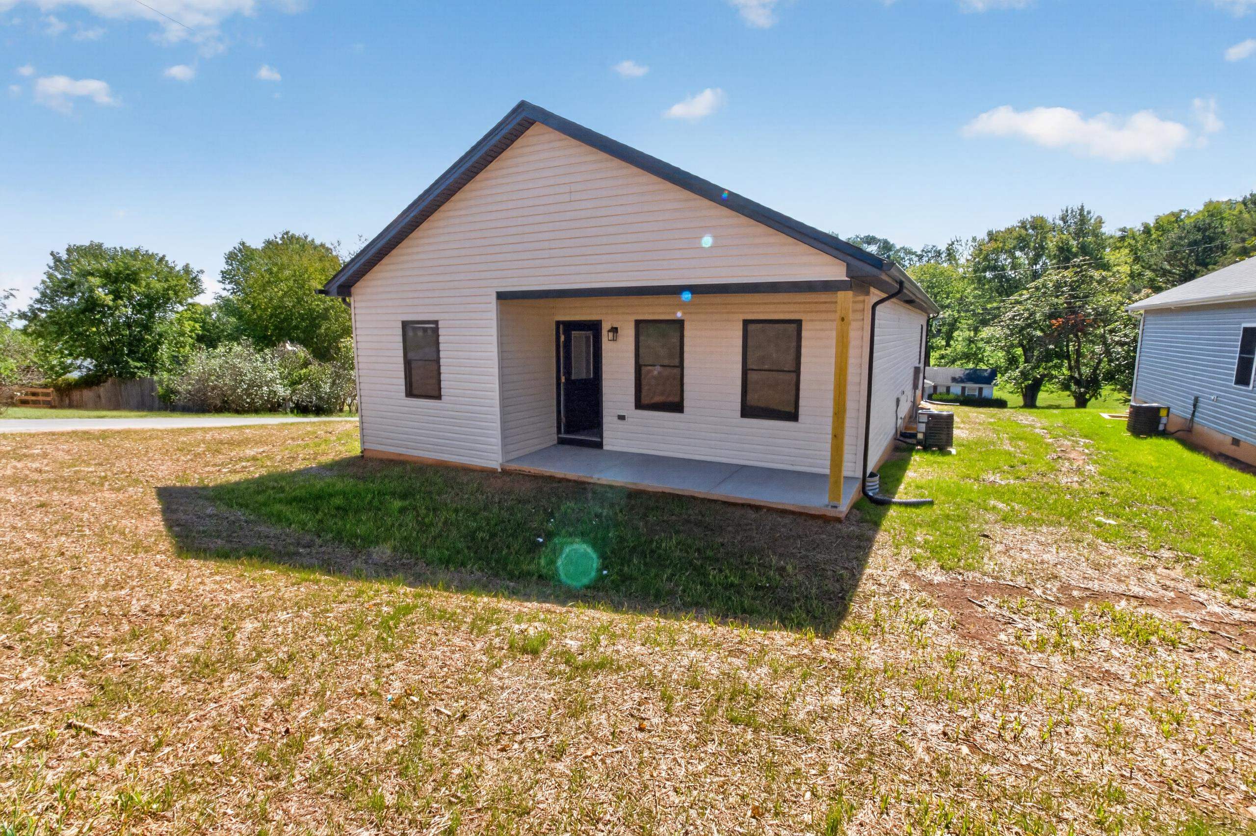 91 BEVERLEY ST, VERONA, Virginia 24482, 3 Bedrooms Bedrooms, ,2 BathroomsBathrooms,Residential,91 BEVERLEY ST,675980 MLS # 675980