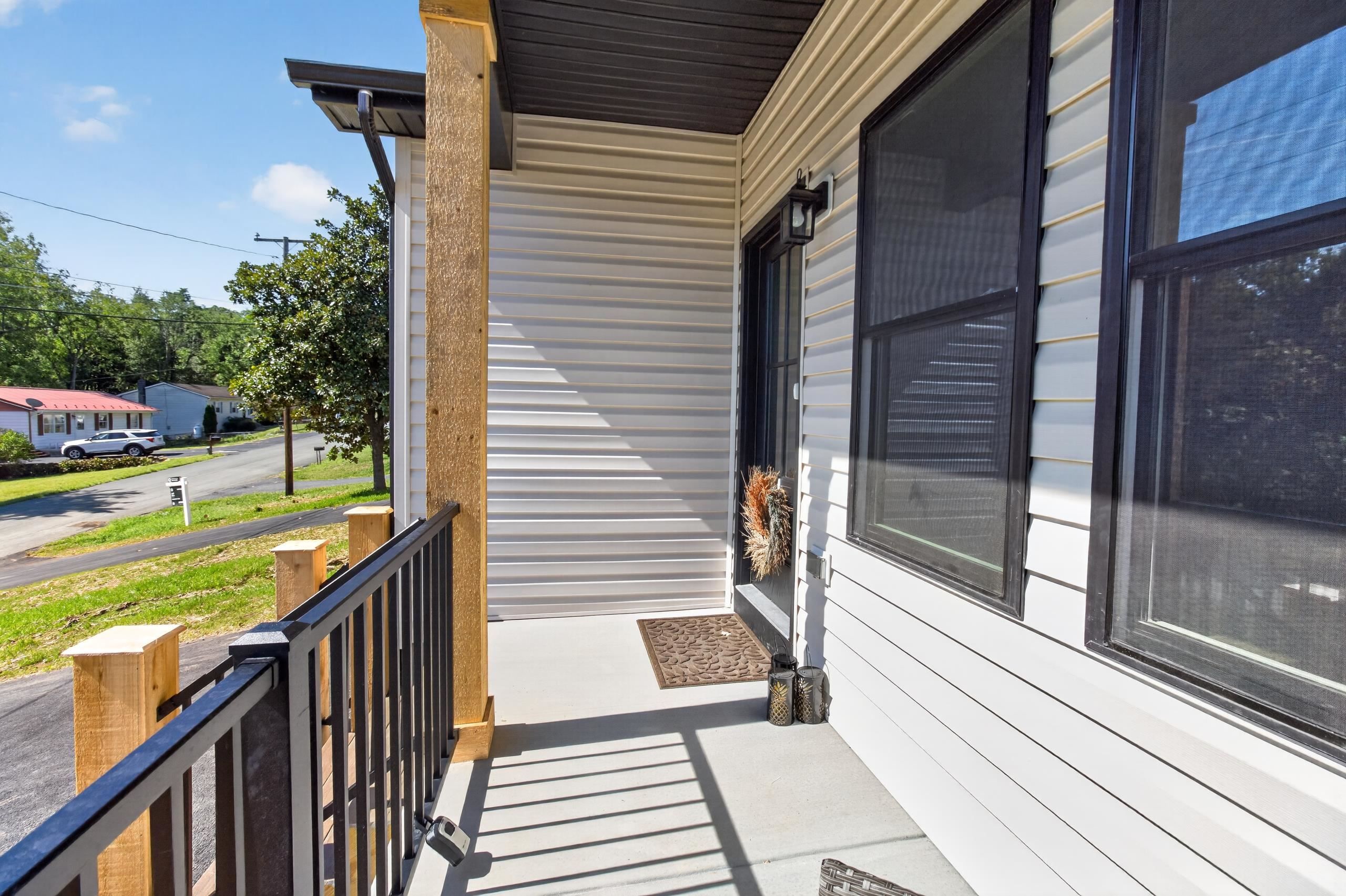 91 BEVERLEY ST, VERONA, Virginia 24482, 3 Bedrooms Bedrooms, ,2 BathroomsBathrooms,Residential,91 BEVERLEY ST,675980 MLS # 675980