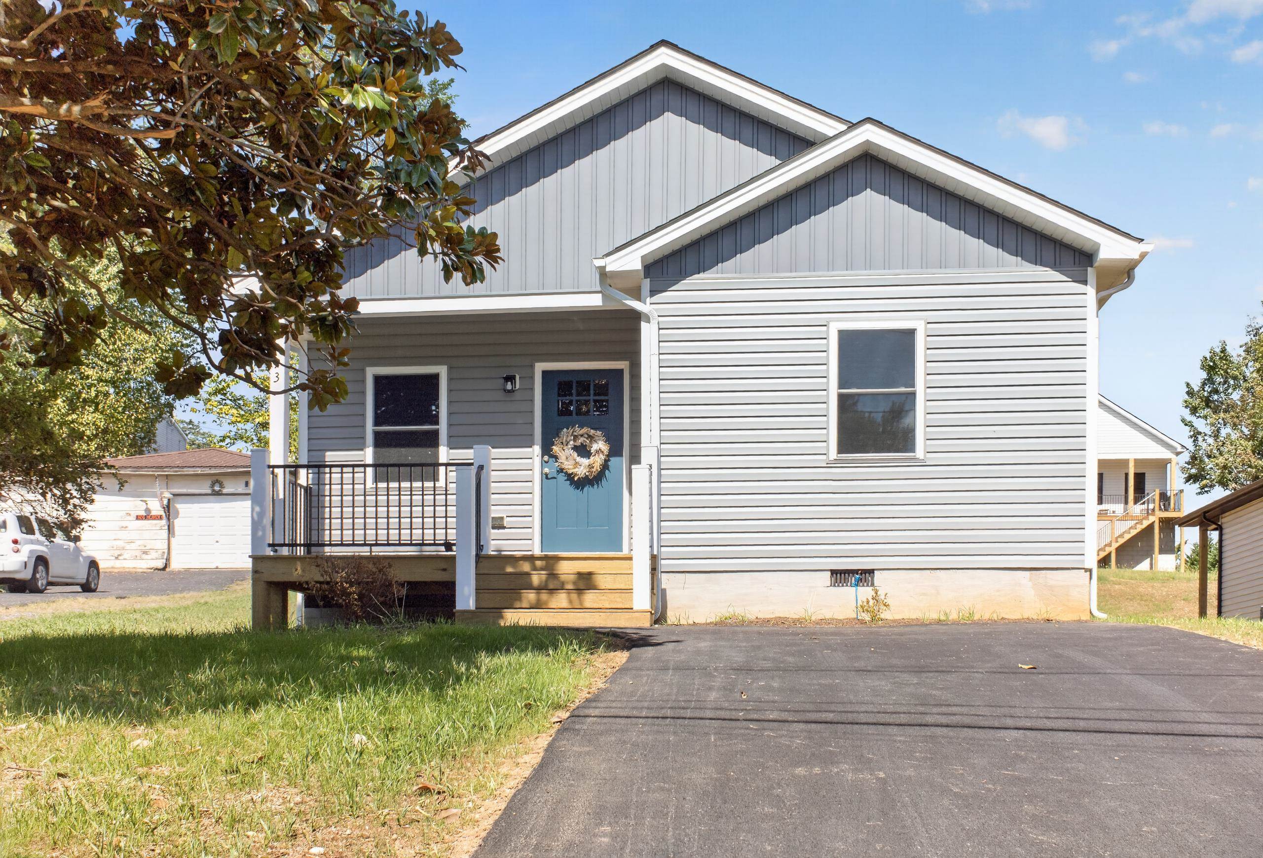 93 BEVERLEY ST, VERONA, Virginia 24482, 3 Bedrooms Bedrooms, ,2 BathroomsBathrooms,Residential,93 BEVERLEY ST,676054 MLS # 676054 93 BEVERLEY ST, VERONA, Virginia 24482, 3 Bedrooms Bedrooms, ,2 BathroomsBathrooms,Residential,93 BEVERLEY ST,676054 MLS # 676054