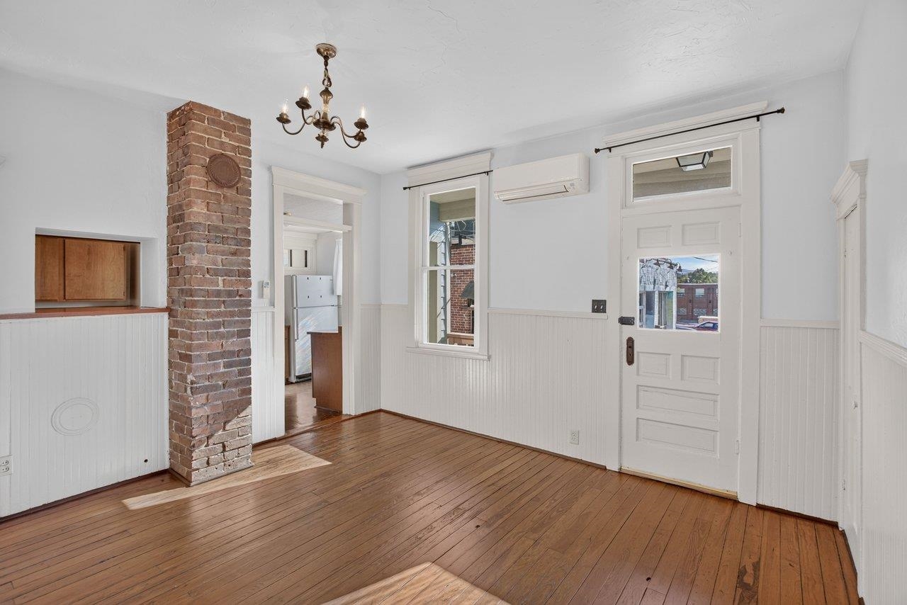 148 W WOLFE ST, HARRISONBURG, Virginia 22802, ,Residential,148 W WOLFE ST,682473 MLS # 682473 148 W WOLFE ST, HARRISONBURG, Virginia 22802, ,Residential,148 W WOLFE ST,682473 MLS # 682473