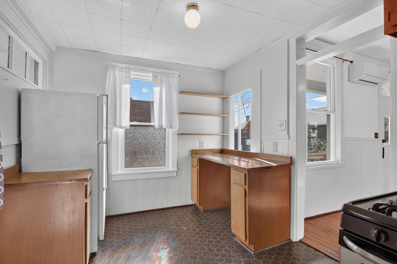 148 W WOLFE ST, HARRISONBURG, Virginia 22802, ,Residential,148 W WOLFE ST,682473 MLS # 682473 148 W WOLFE ST, HARRISONBURG, Virginia 22802, ,Residential,148 W WOLFE ST,682473 MLS # 682473