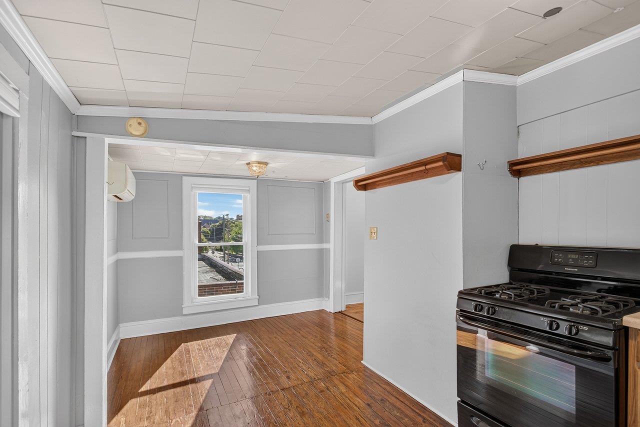 148 W WOLFE ST, HARRISONBURG, Virginia 22802, ,Residential,148 W WOLFE ST,682473 MLS # 682473 148 W WOLFE ST, HARRISONBURG, Virginia 22802, ,Residential,148 W WOLFE ST,682473 MLS # 682473