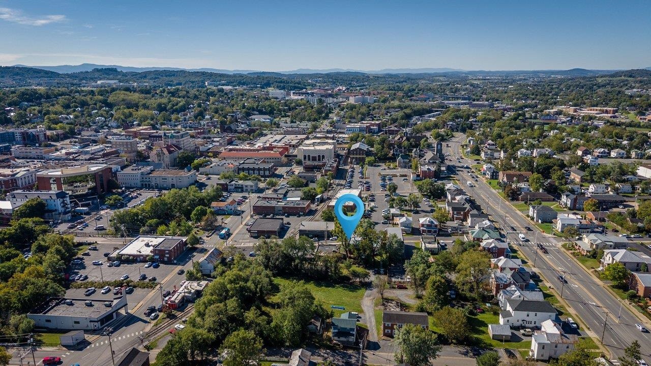 148 W WOLFE ST, HARRISONBURG, Virginia 22802, ,Residential,148 W WOLFE ST,682473 MLS # 682473 148 W WOLFE ST, HARRISONBURG, Virginia 22802, ,Residential,148 W WOLFE ST,682473 MLS # 682473