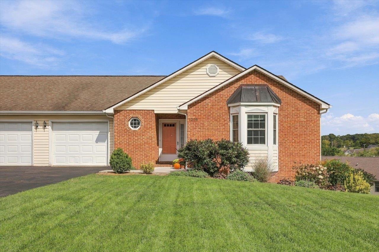 1216 POPLAR CIR, HARRISONBURG, Virginia 22802, 3 Bedrooms Bedrooms, ,3 BathroomsBathrooms,Residential,1216 POPLAR CIR,682495 MLS # 682495 1216 POPLAR CIR, HARRISONBURG, Virginia 22802, 3 Bedrooms Bedrooms, ,3 BathroomsBathrooms,Residential,1216 POPLAR CIR,682495 MLS # 682495