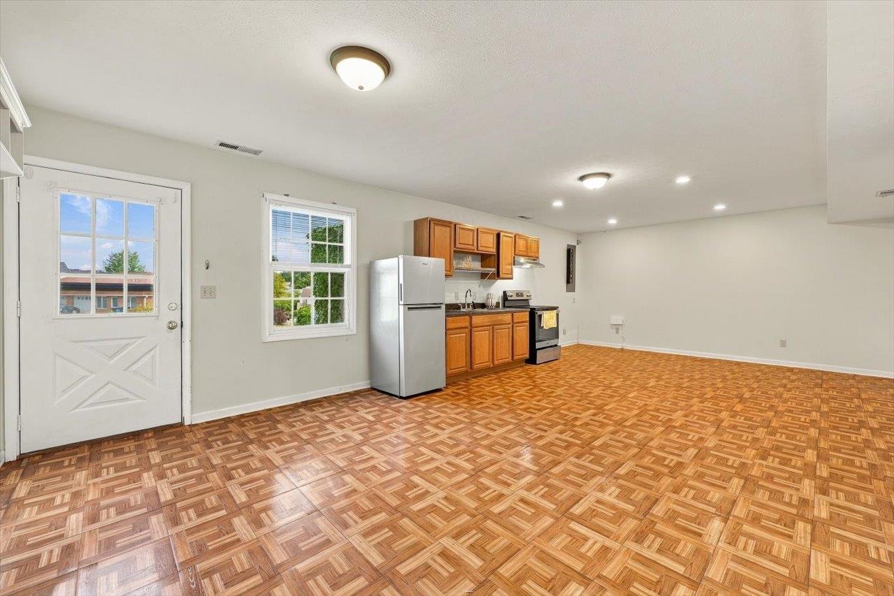 1216 POPLAR CIR, HARRISONBURG, Virginia 22802, 3 Bedrooms Bedrooms, ,3 BathroomsBathrooms,Residential,1216 POPLAR CIR,682495 MLS # 682495 1216 POPLAR CIR, HARRISONBURG, Virginia 22802, 3 Bedrooms Bedrooms, ,3 BathroomsBathrooms,Residential,1216 POPLAR CIR,682495 MLS # 682495