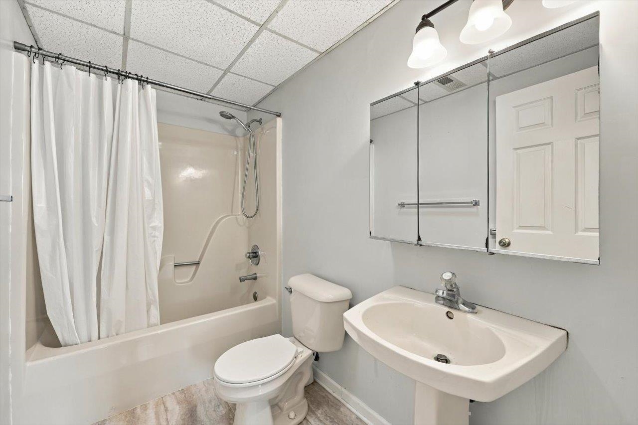 1216 POPLAR CIR, HARRISONBURG, Virginia 22802, 3 Bedrooms Bedrooms, ,3 BathroomsBathrooms,Residential,1216 POPLAR CIR,682495 MLS # 682495 1216 POPLAR CIR, HARRISONBURG, Virginia 22802, 3 Bedrooms Bedrooms, ,3 BathroomsBathrooms,Residential,1216 POPLAR CIR,682495 MLS # 682495