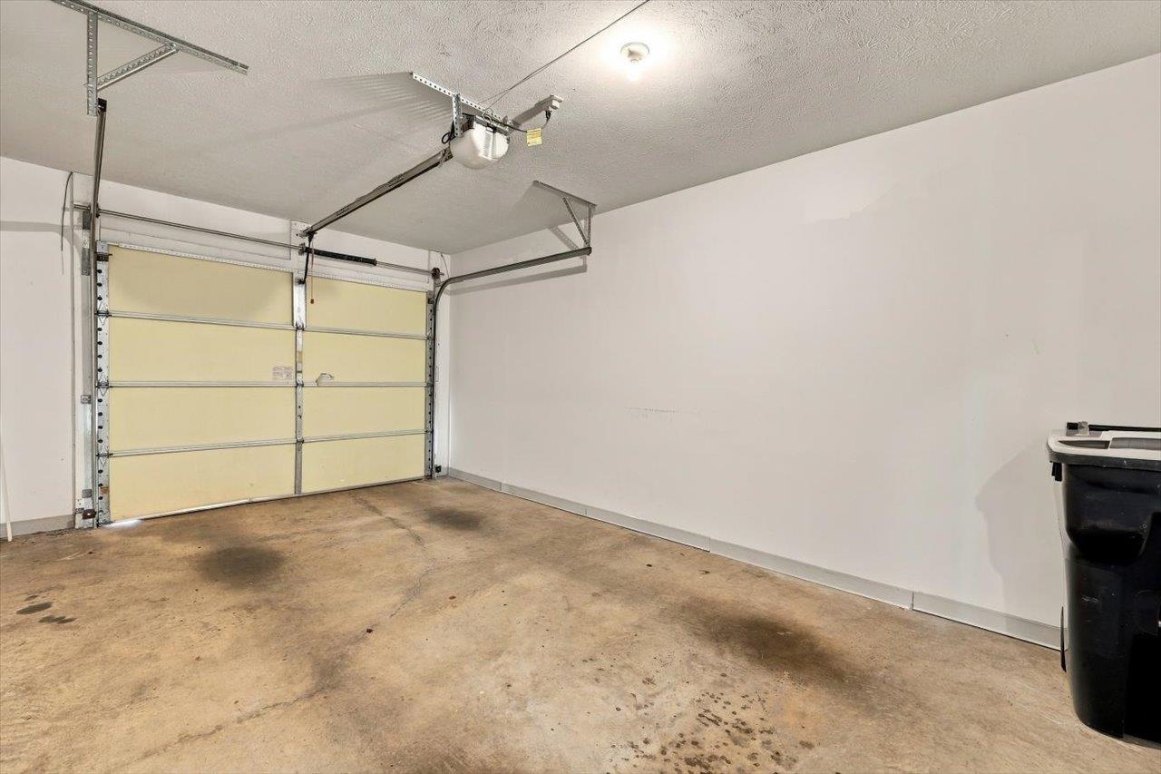 1216 POPLAR CIR, HARRISONBURG, Virginia 22802, 3 Bedrooms Bedrooms, ,3 BathroomsBathrooms,Residential,1216 POPLAR CIR,682495 MLS # 682495 1216 POPLAR CIR, HARRISONBURG, Virginia 22802, 3 Bedrooms Bedrooms, ,3 BathroomsBathrooms,Residential,1216 POPLAR CIR,682495 MLS # 682495