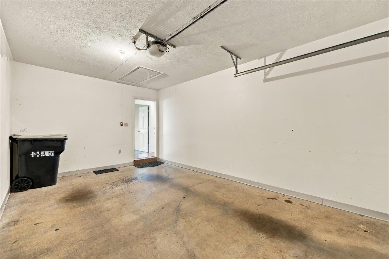 1216 POPLAR CIR, HARRISONBURG, Virginia 22802, 3 Bedrooms Bedrooms, ,3 BathroomsBathrooms,Residential,1216 POPLAR CIR,682495 MLS # 682495 1216 POPLAR CIR, HARRISONBURG, Virginia 22802, 3 Bedrooms Bedrooms, ,3 BathroomsBathrooms,Residential,1216 POPLAR CIR,682495 MLS # 682495