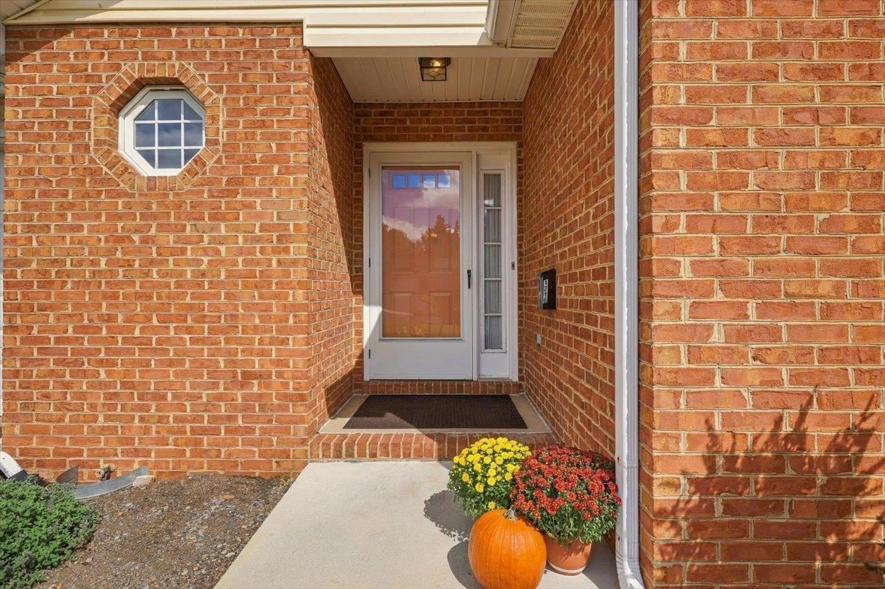 1216 POPLAR CIR, HARRISONBURG, Virginia 22802, 3 Bedrooms Bedrooms, ,3 BathroomsBathrooms,Residential,1216 POPLAR CIR,682495 MLS # 682495 1216 POPLAR CIR, HARRISONBURG, Virginia 22802, 3 Bedrooms Bedrooms, ,3 BathroomsBathrooms,Residential,1216 POPLAR CIR,682495 MLS # 682495