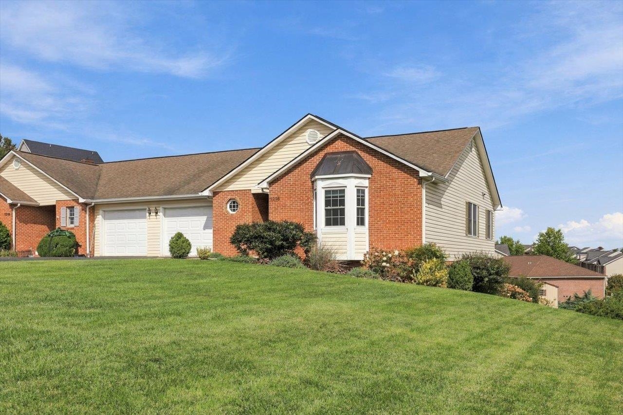 1216 POPLAR CIR, HARRISONBURG, Virginia 22802, 3 Bedrooms Bedrooms, ,3 BathroomsBathrooms,Residential,1216 POPLAR CIR,682495 MLS # 682495 1216 POPLAR CIR, HARRISONBURG, Virginia 22802, 3 Bedrooms Bedrooms, ,3 BathroomsBathrooms,Residential,1216 POPLAR CIR,682495 MLS # 682495
