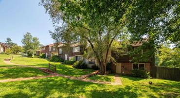 147 WOODLAKE DR, CHARLOTTESVILLE, Virginia 22901, 3 Bedrooms Bedrooms, ,1 BathroomBathrooms,Residential,147 WOODLAKE DR,681684 MLS # 681684