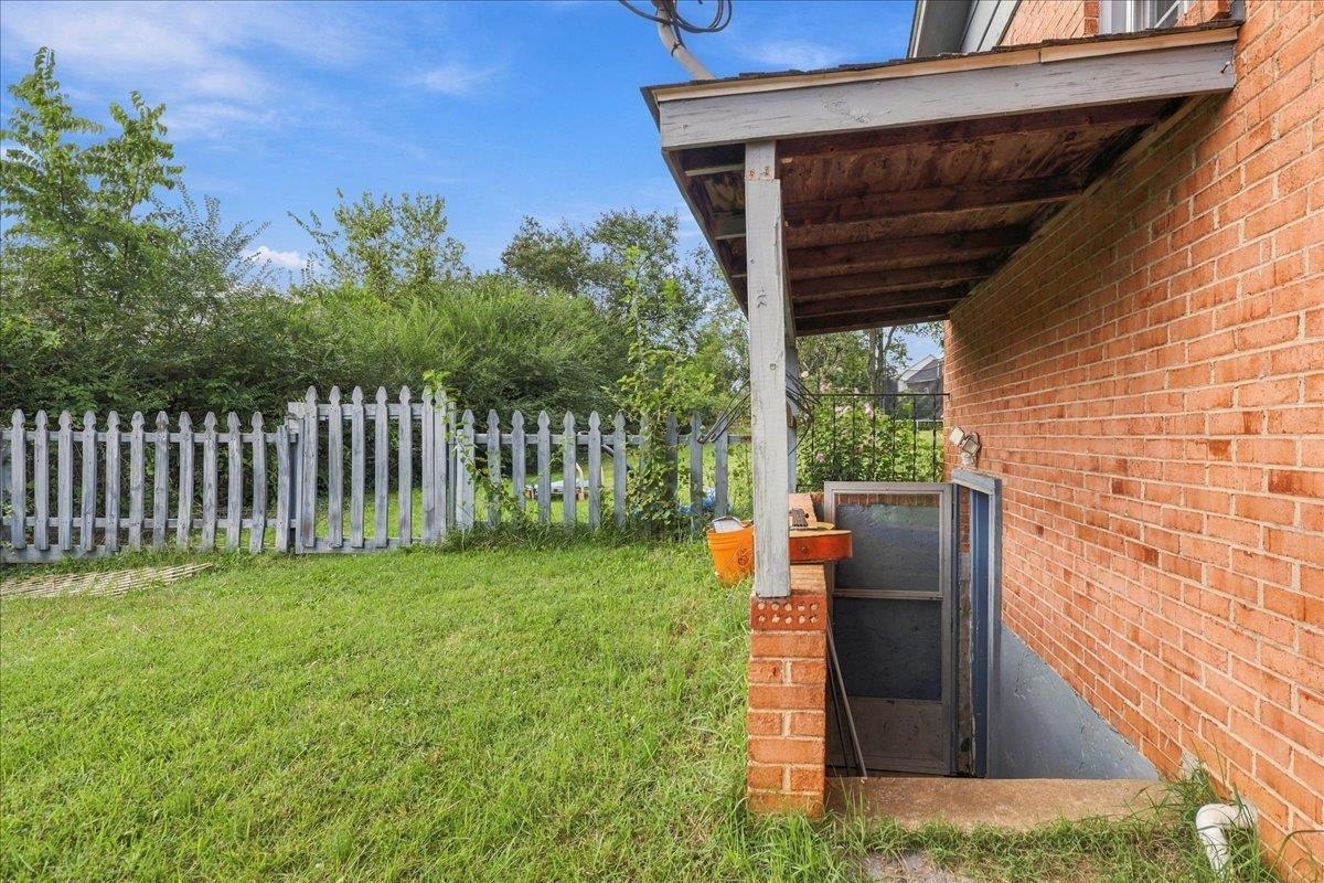 660 BLUE RIDGE DR, HARRISONBURG, Virginia 22802, 5 Bedrooms Bedrooms, ,3 BathroomsBathrooms,Residential,660 BLUE RIDGE DR,682540 MLS # 682540